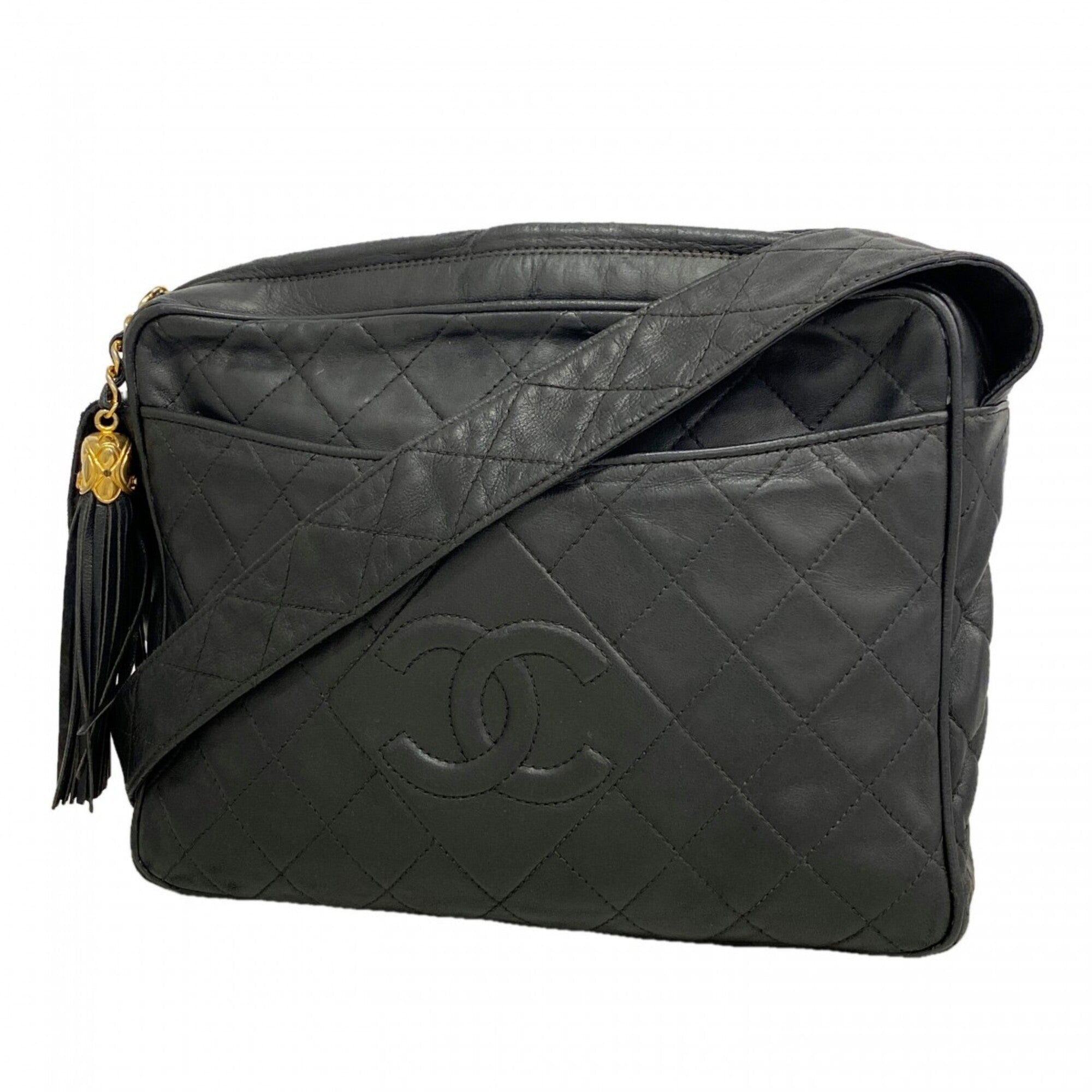 Chanel Black Leather Shoulder Bag (Pre-Owned)