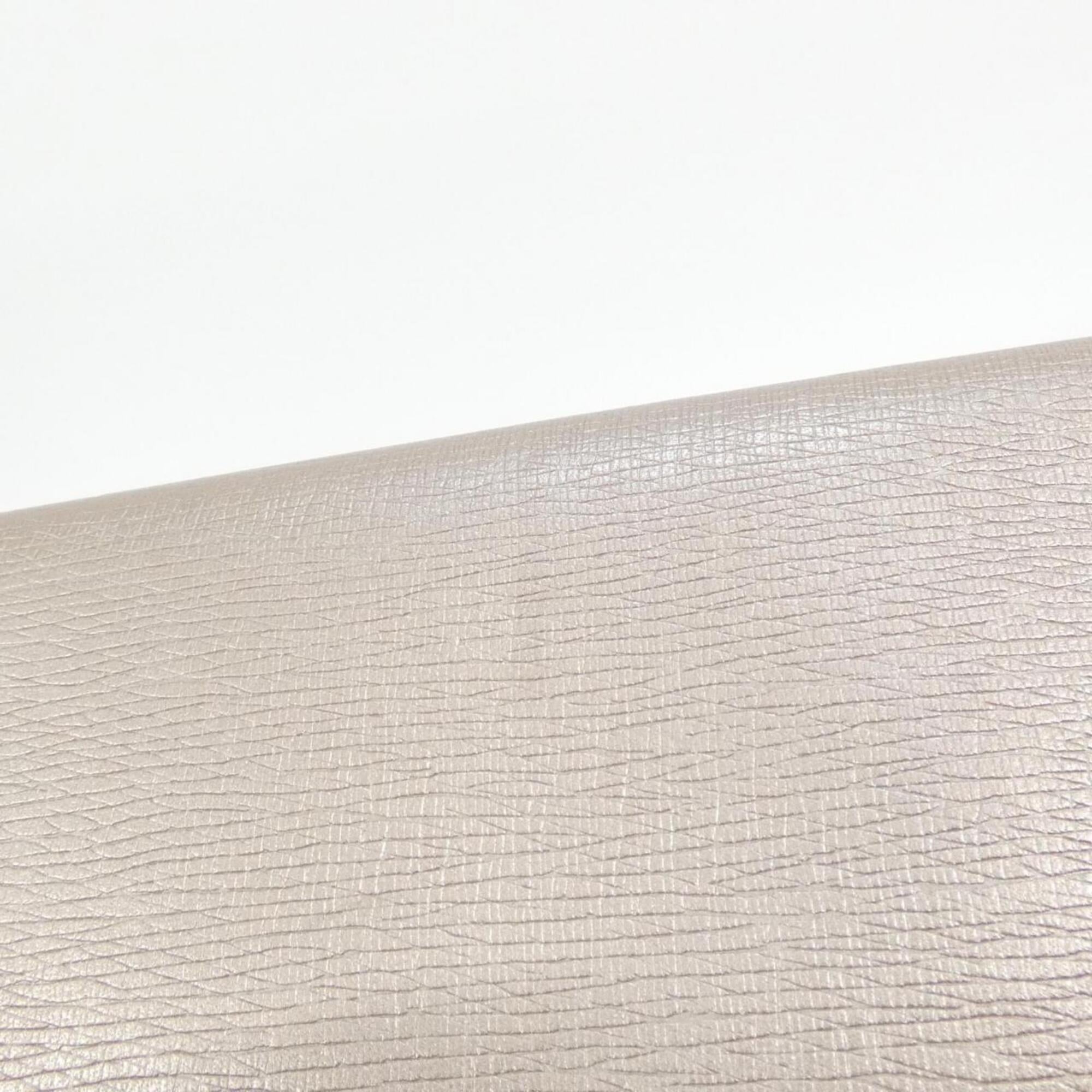 Gucci Beige Leather Long Wallet (Bi-Fold) (Pre-Owned)