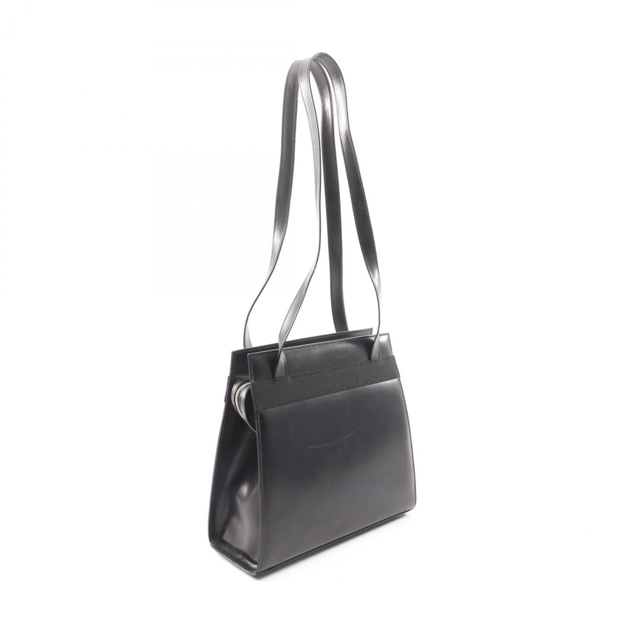 Salvatore Ferragamo Black Leather Handbag Shoulder Bag (Pre-Owned)