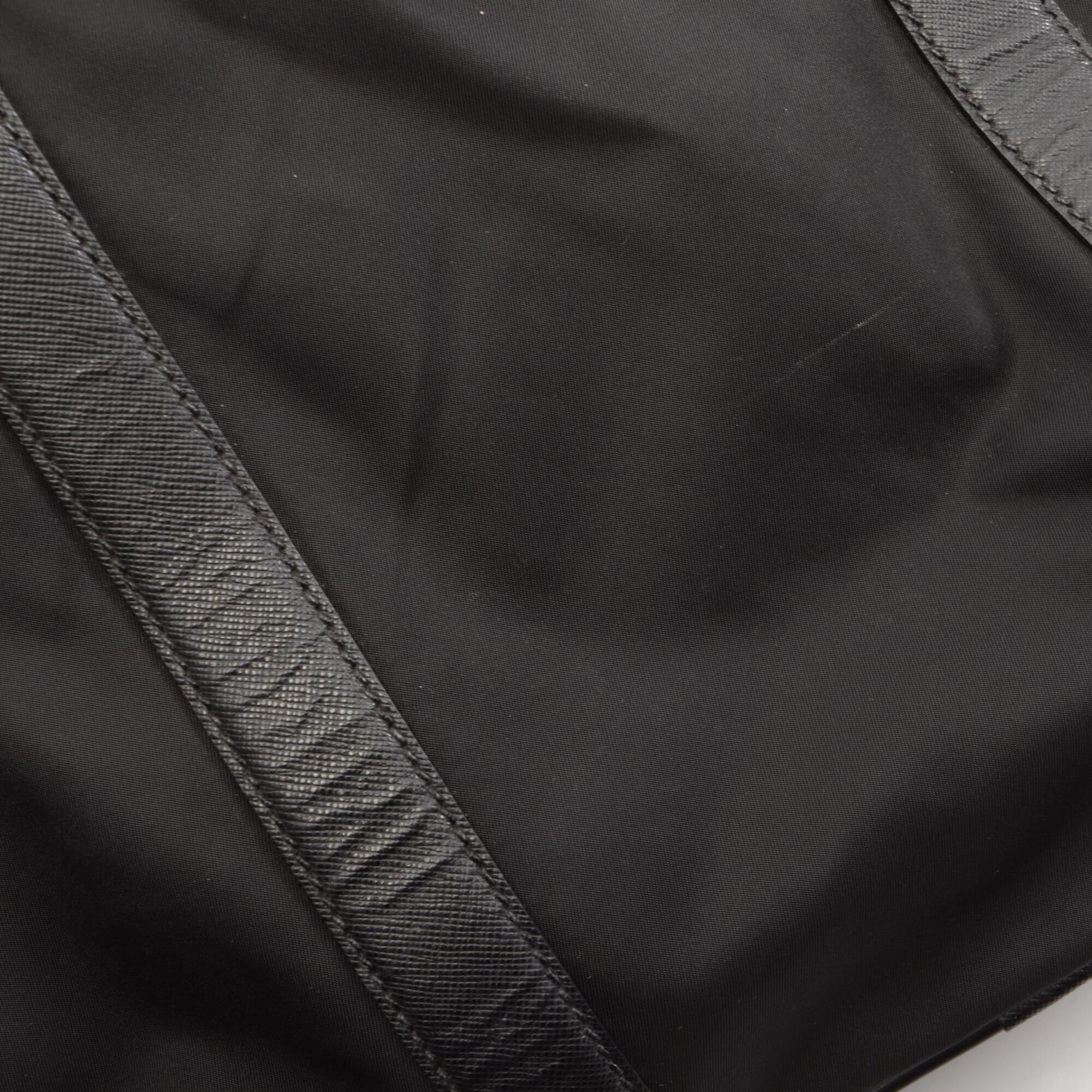 Prada Black Nylon Saffiano Triangle Boston Bag Handbag (Pre-Owned)