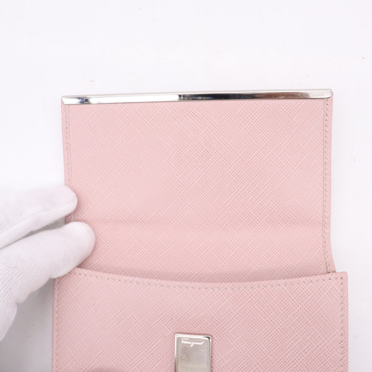 Salvatore Ferragamo Gancini Pink Leather Wallet (Bi-Fold) (Pre-Owned)