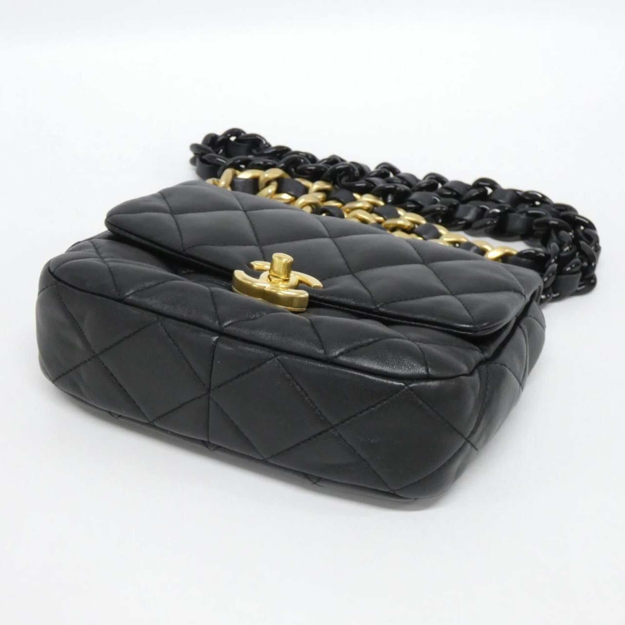 Chanel Black Leather Shoulder Bag (Pre-Owned)