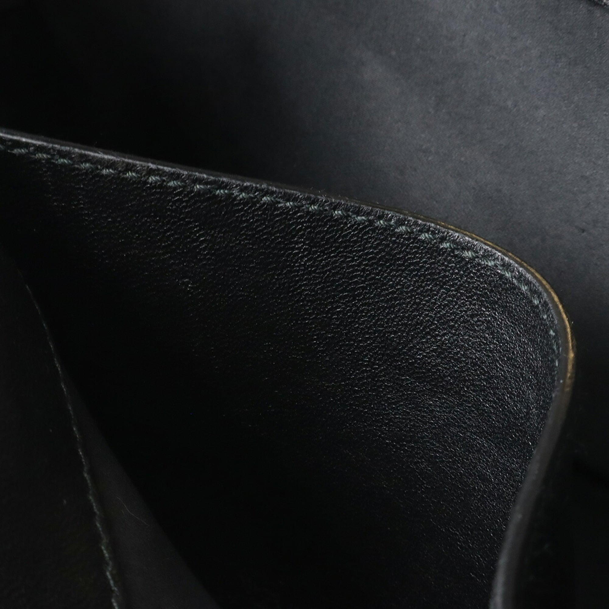 Miu Miu Black Leather Clutch Bag Shoulder Bag (Pre-Owned)