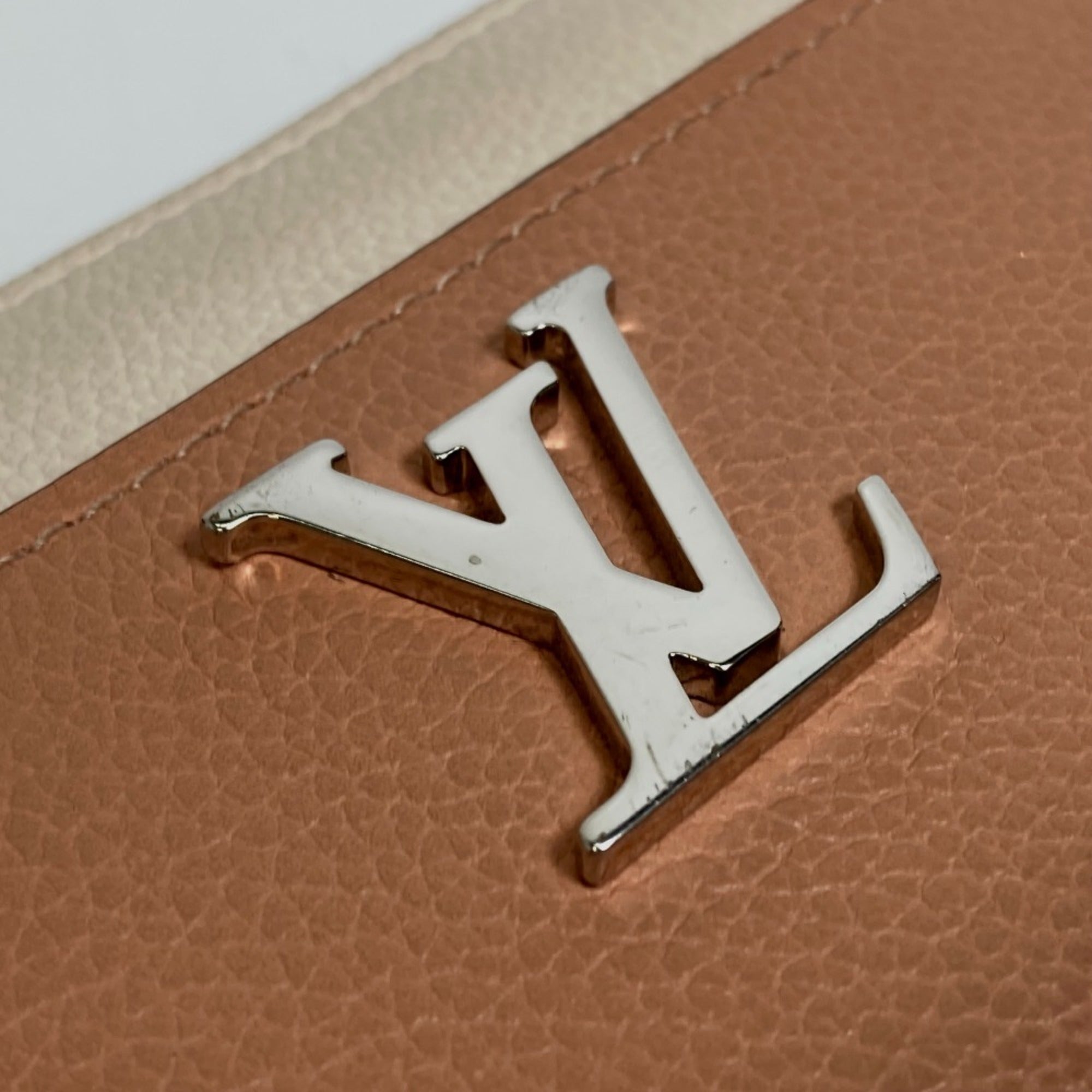 Louis Vuitton Beige Orange Leather Long Wallet (Bi-Fold) (Pre-Owned)