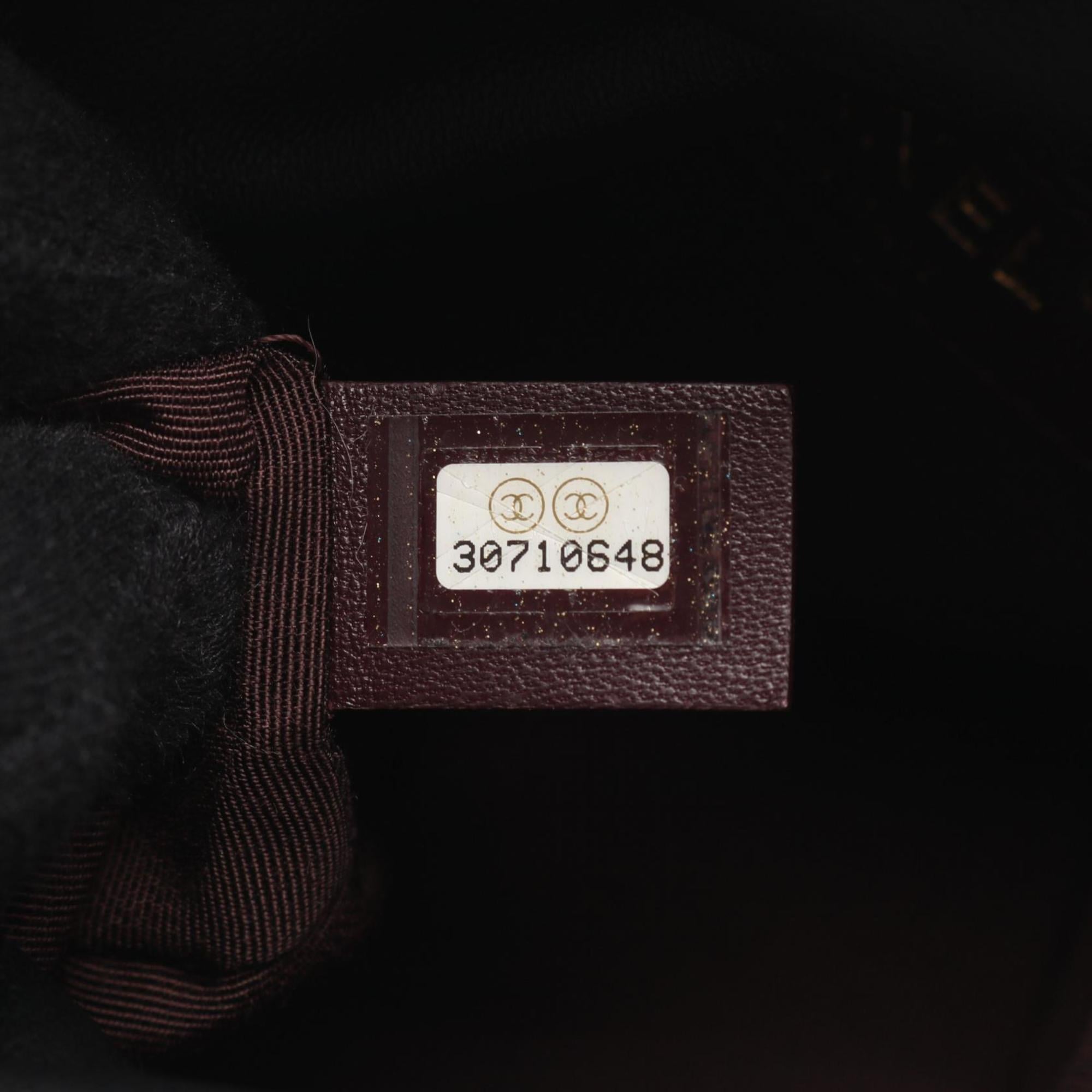 Chanel Black Leather Shoulder Bag (Pre-Owned)