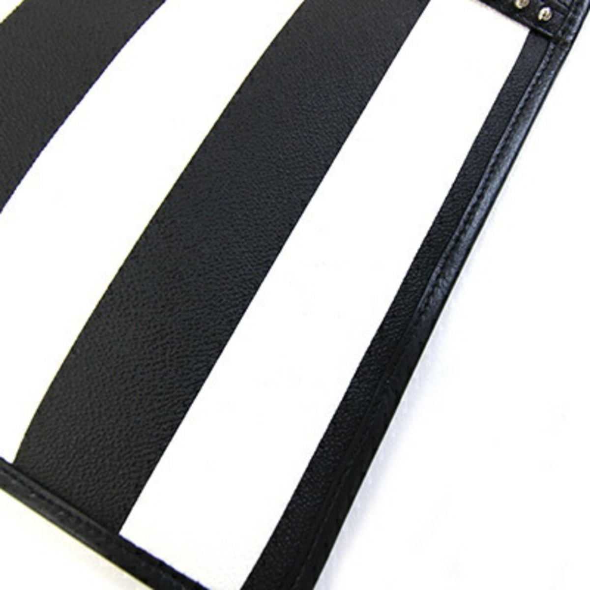 Givenchy Black White Pvc Leather Clutch Bag (Pre-Owned)
