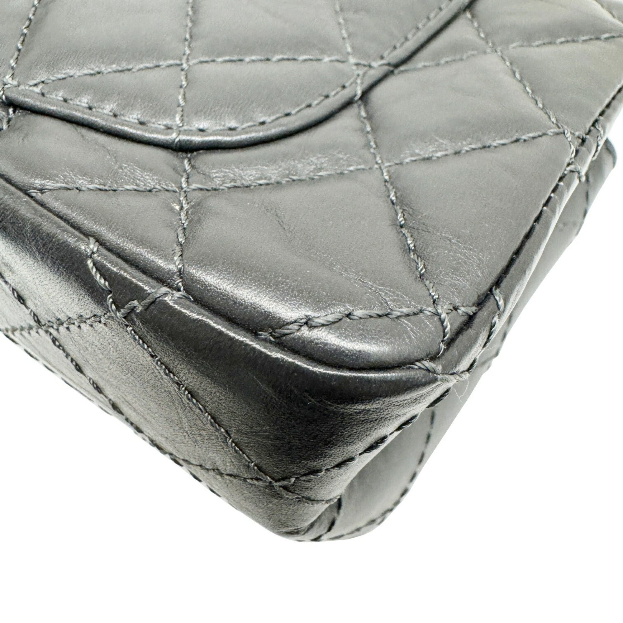 Chanel Dark Gray Leather Shoulder Bag (Pre-Owned)