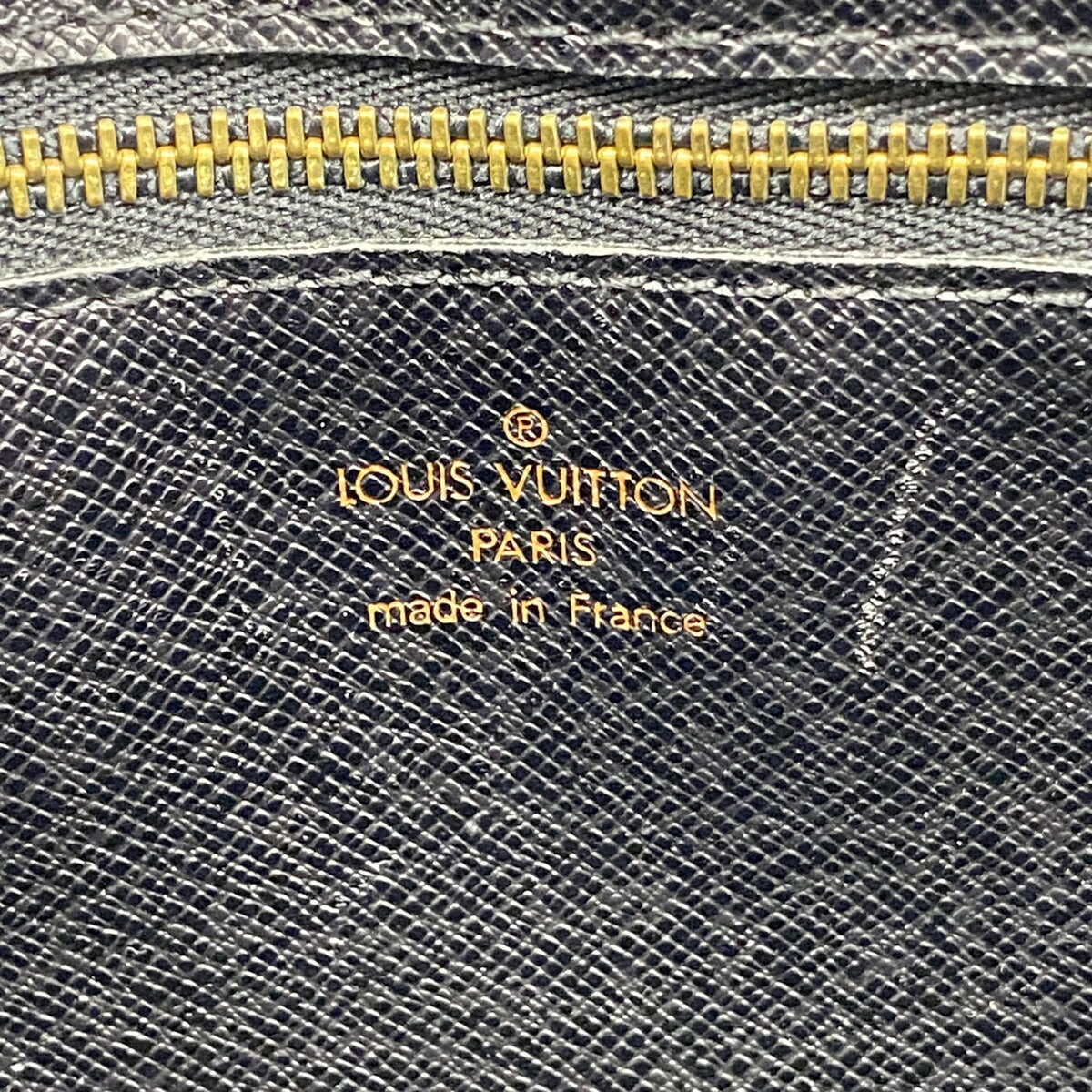 Louis Vuitton Noir Shoulder Bag (Pre-Owned)