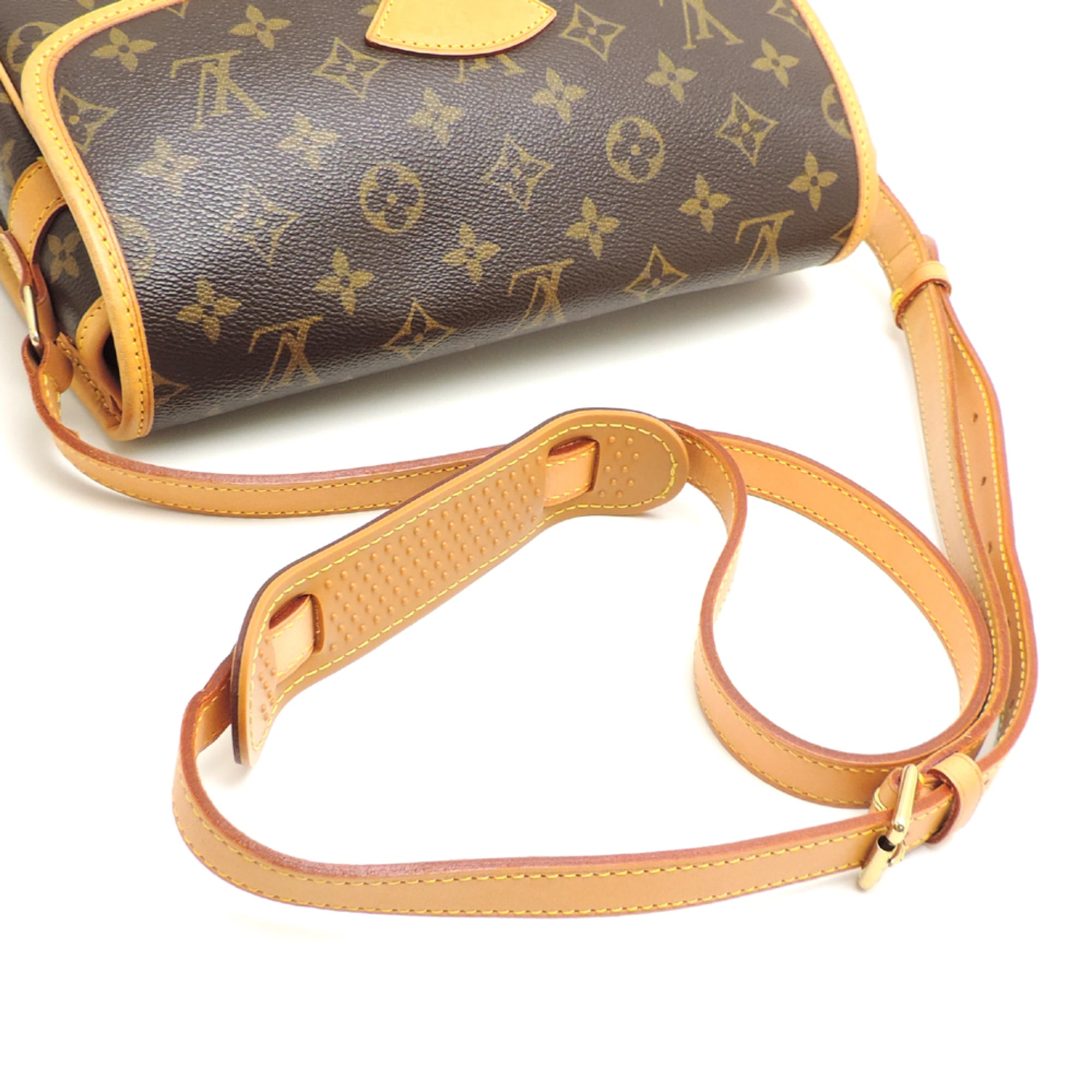 Louis Vuitton Brown Monogram Shoulder Bag (Pre-Owned)
