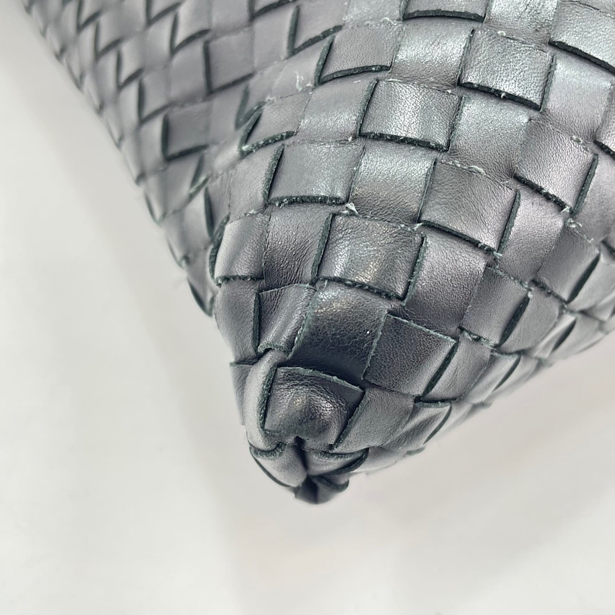 Bottega Veneta Black Intrecciato Shoulder Bag (Pre-Owned)