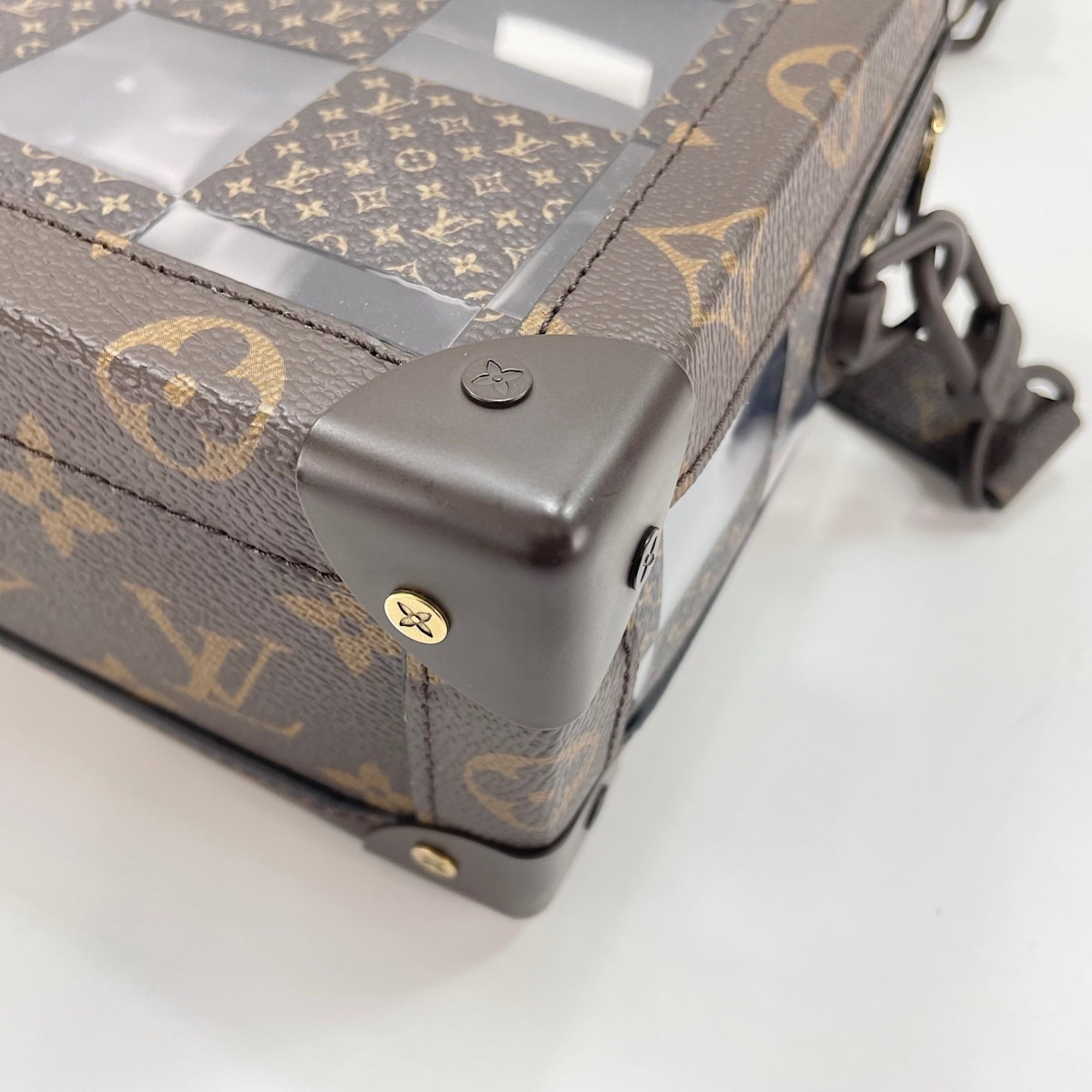 Louis Vuitton Brown Shoulder Bag (Pre-Owned)