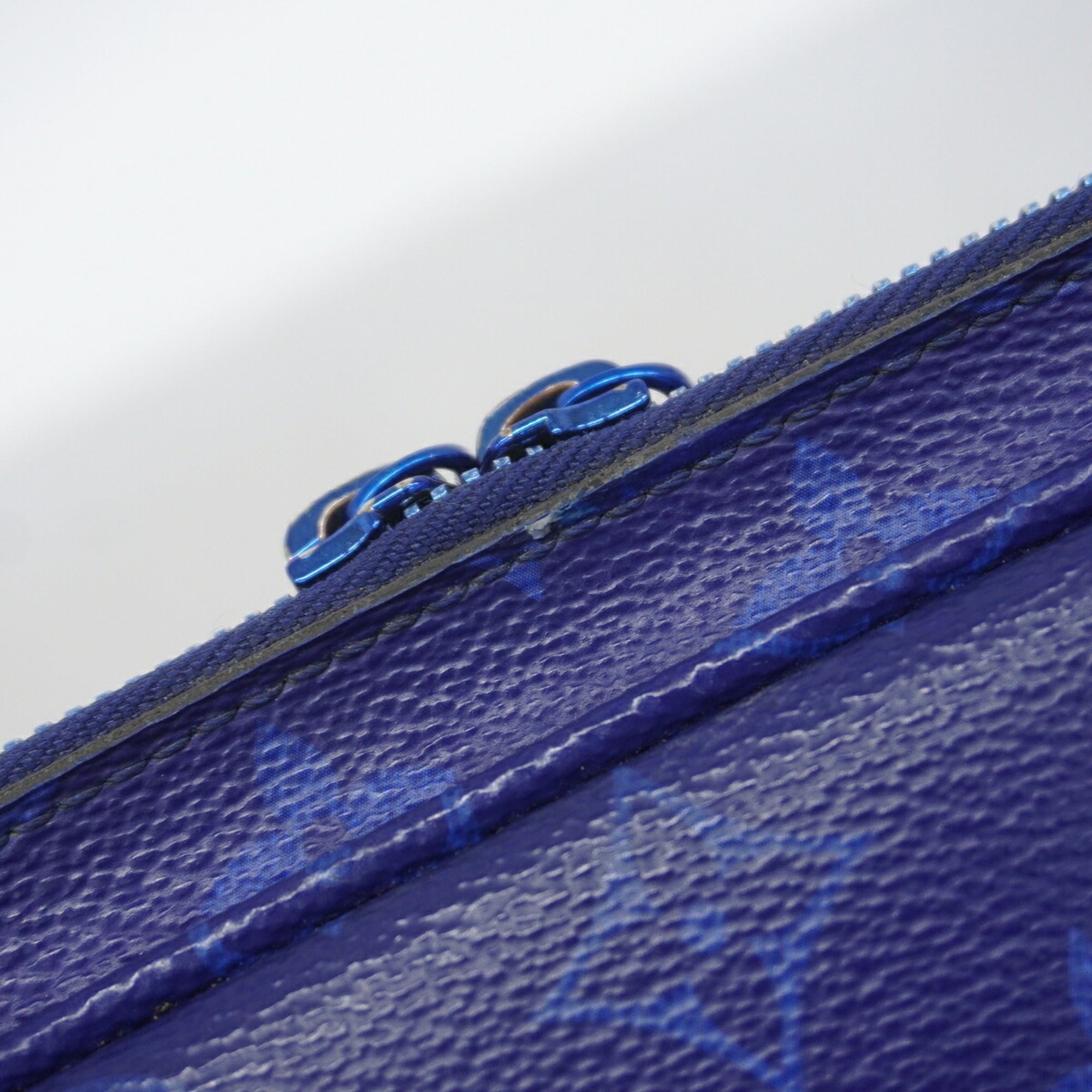Louis Vuitton Blue Sling Bag (Pre-Owned)