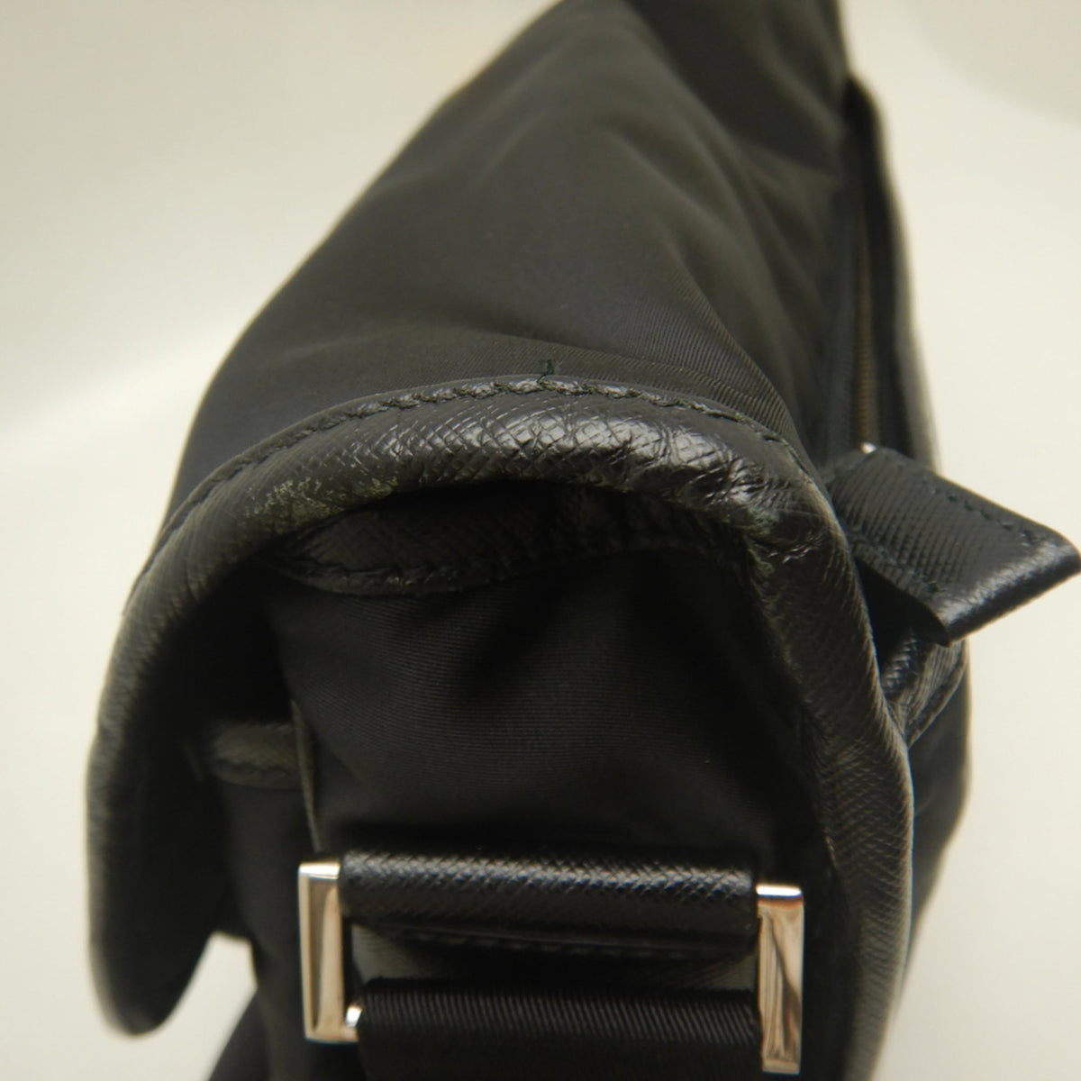Prada Saffiano Nero Leather Shoulder Bag (Pre-Owned)