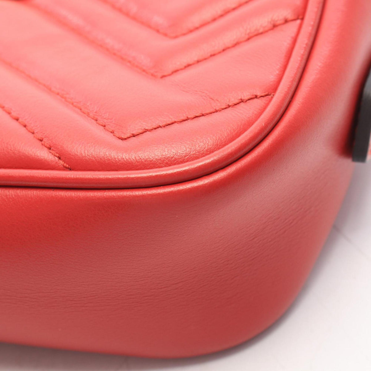 Gucci Red Color Leather Handbag Shoulder Bag (Pre-Owned)