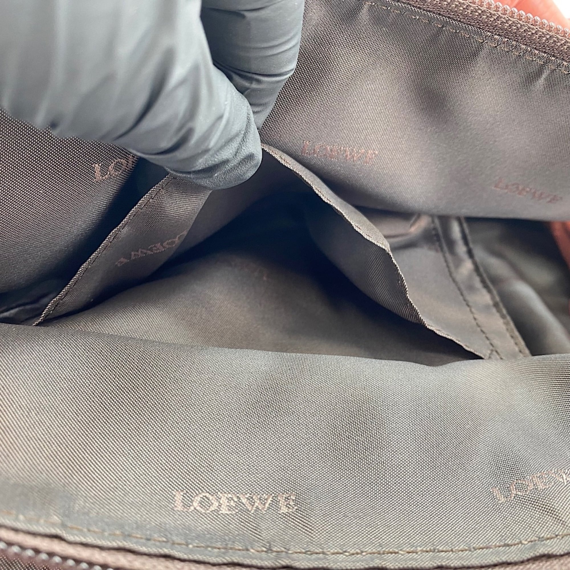 Loewe Nappa Aire Red Color Handbag (Pre-Owned)