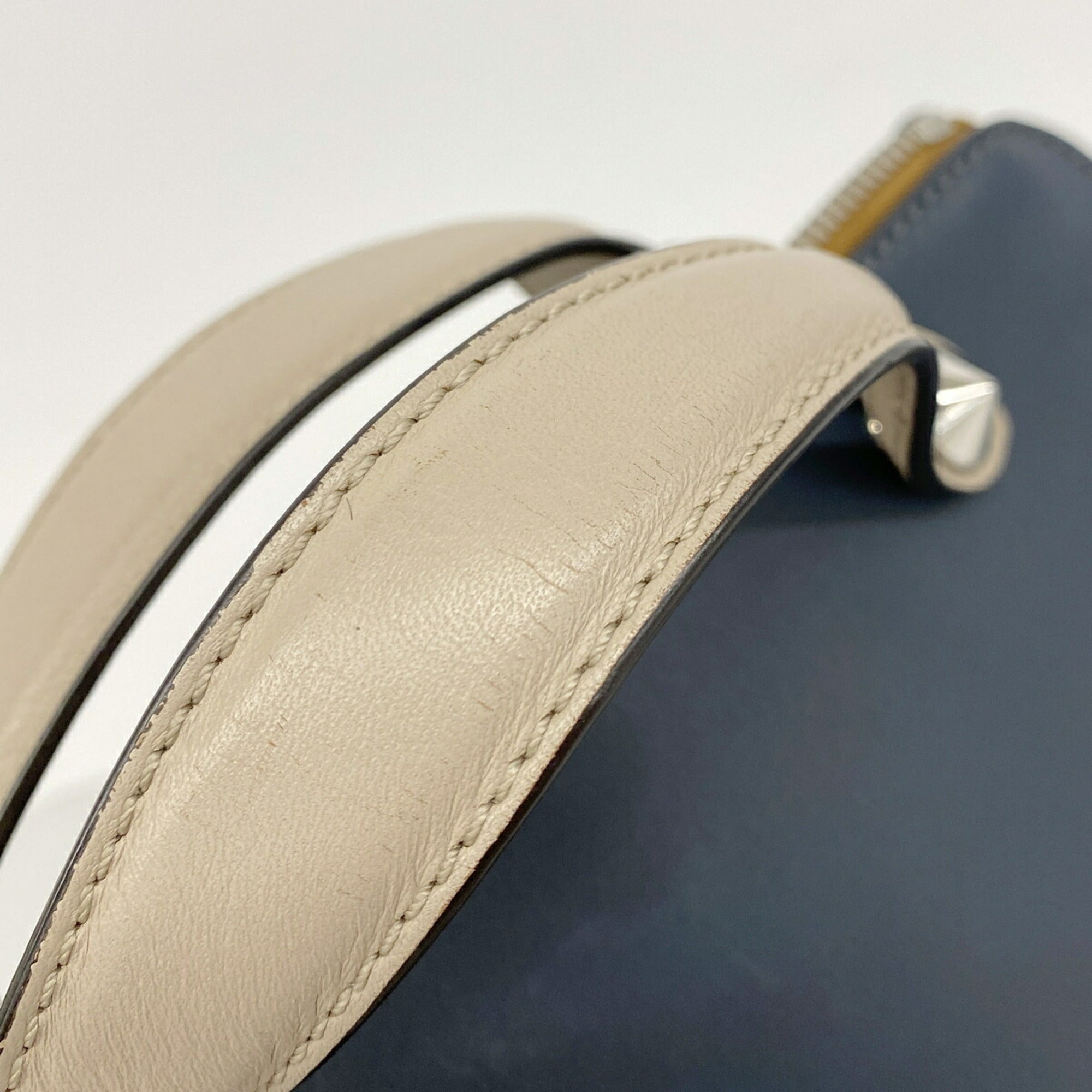 Fendi Brown Navy Leather Handbag (Pre-Owned)