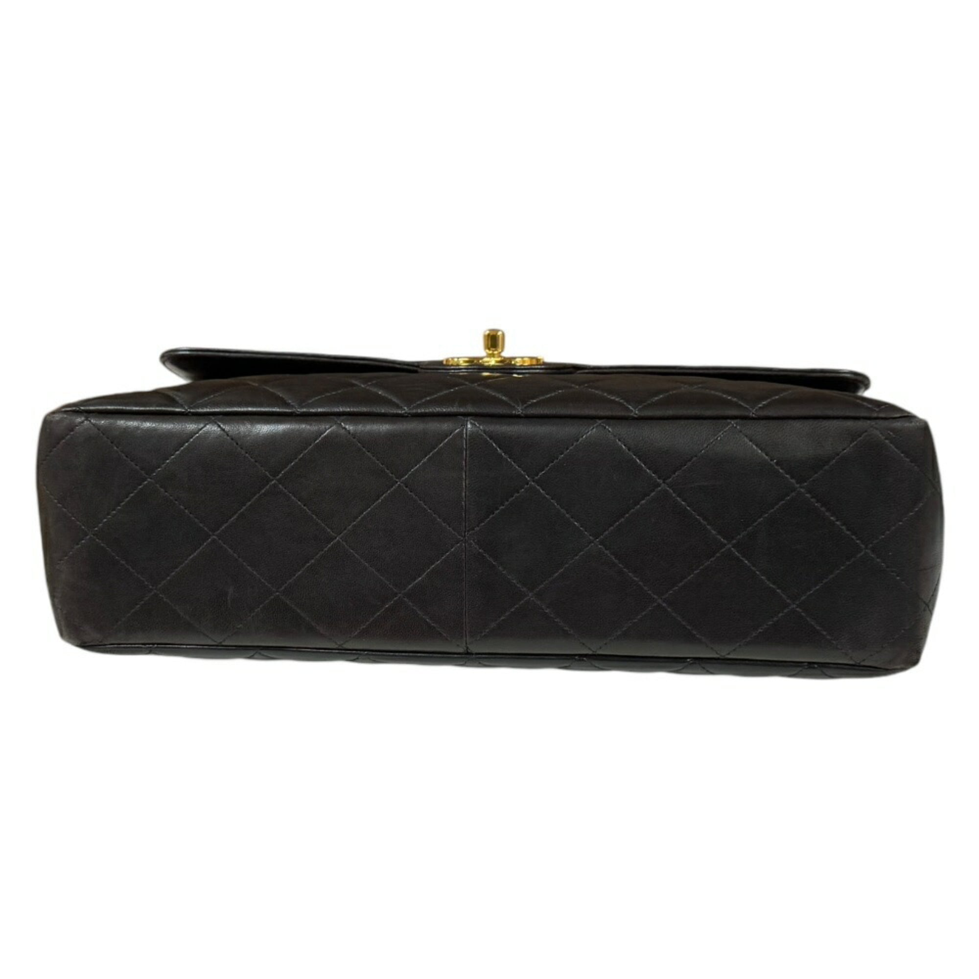 Chanel Black Leather Shoulder Bag (Pre-Owned)