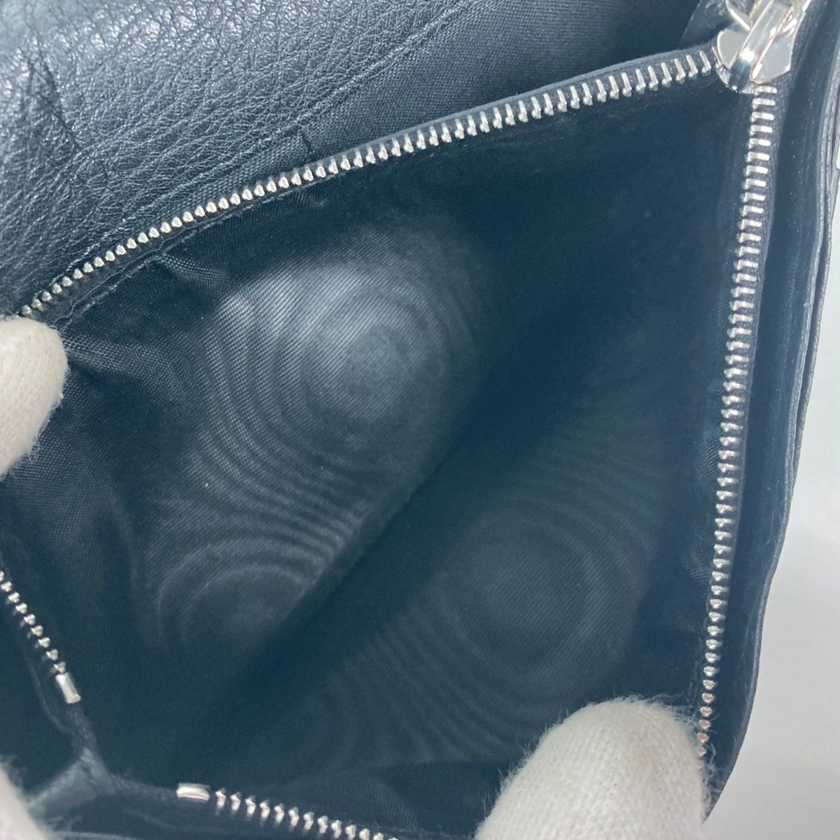 Fendi Black Leather Long Wallet (Bi-Fold) (Pre-Owned)