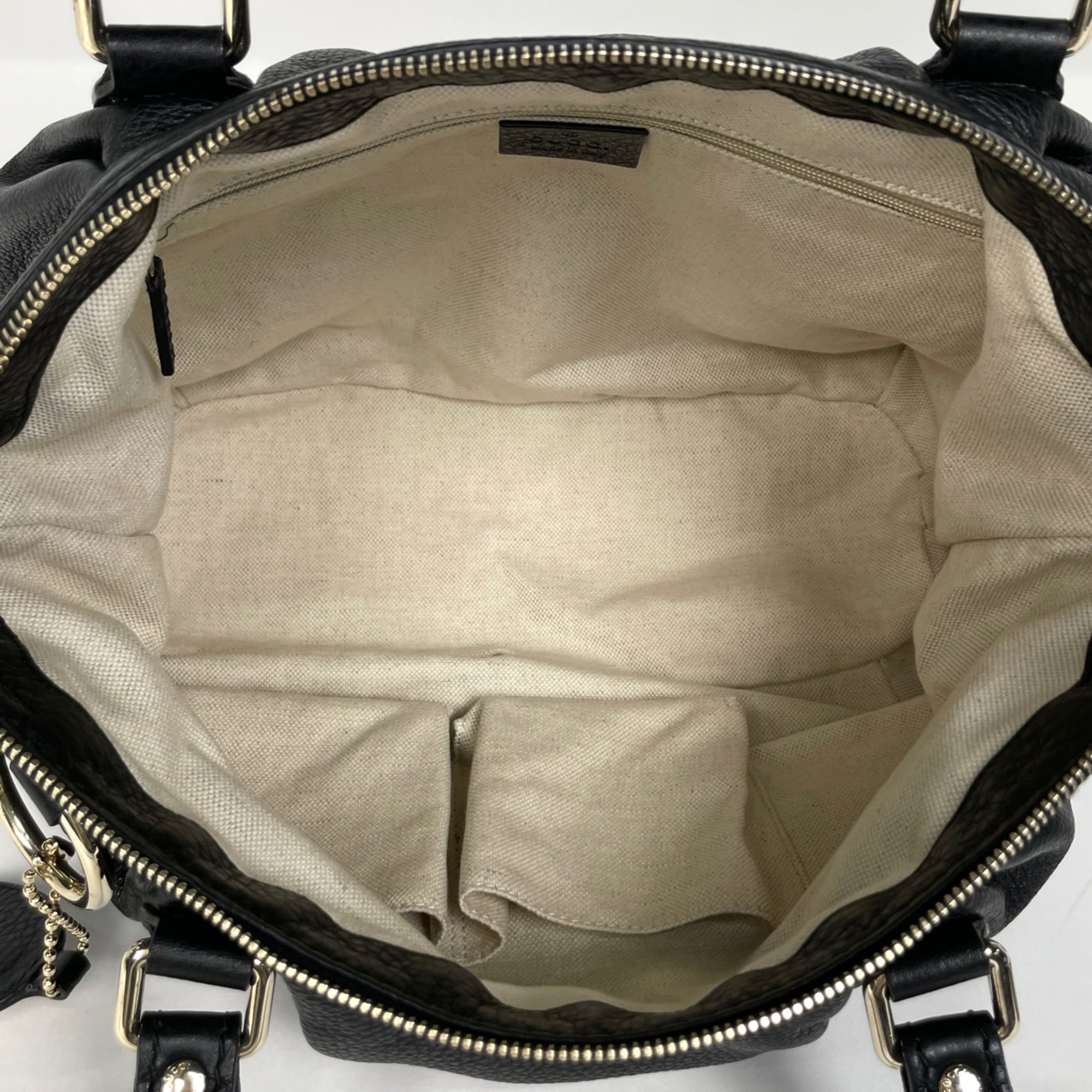 Gucci Sukey Black Leather Handbag (Pre-Owned)