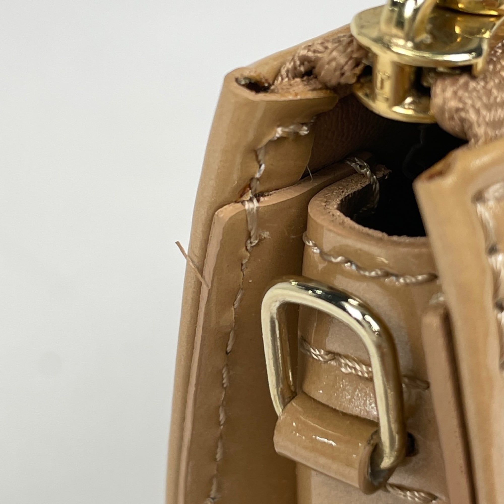 Louis Vuitton Beige Monogram Vernis Pouch (Pre-Owned)