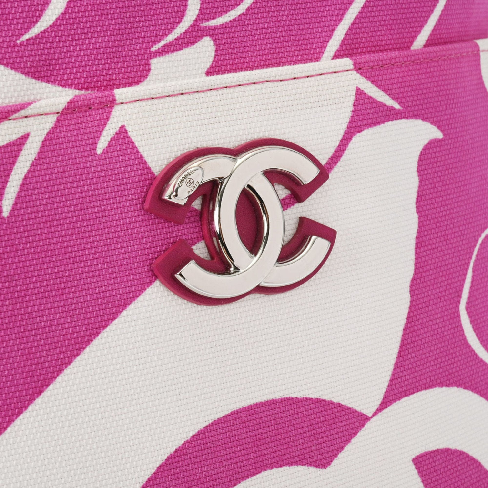 Chanel Pink White Canvas Shoulder Bag (Pre-Owned)