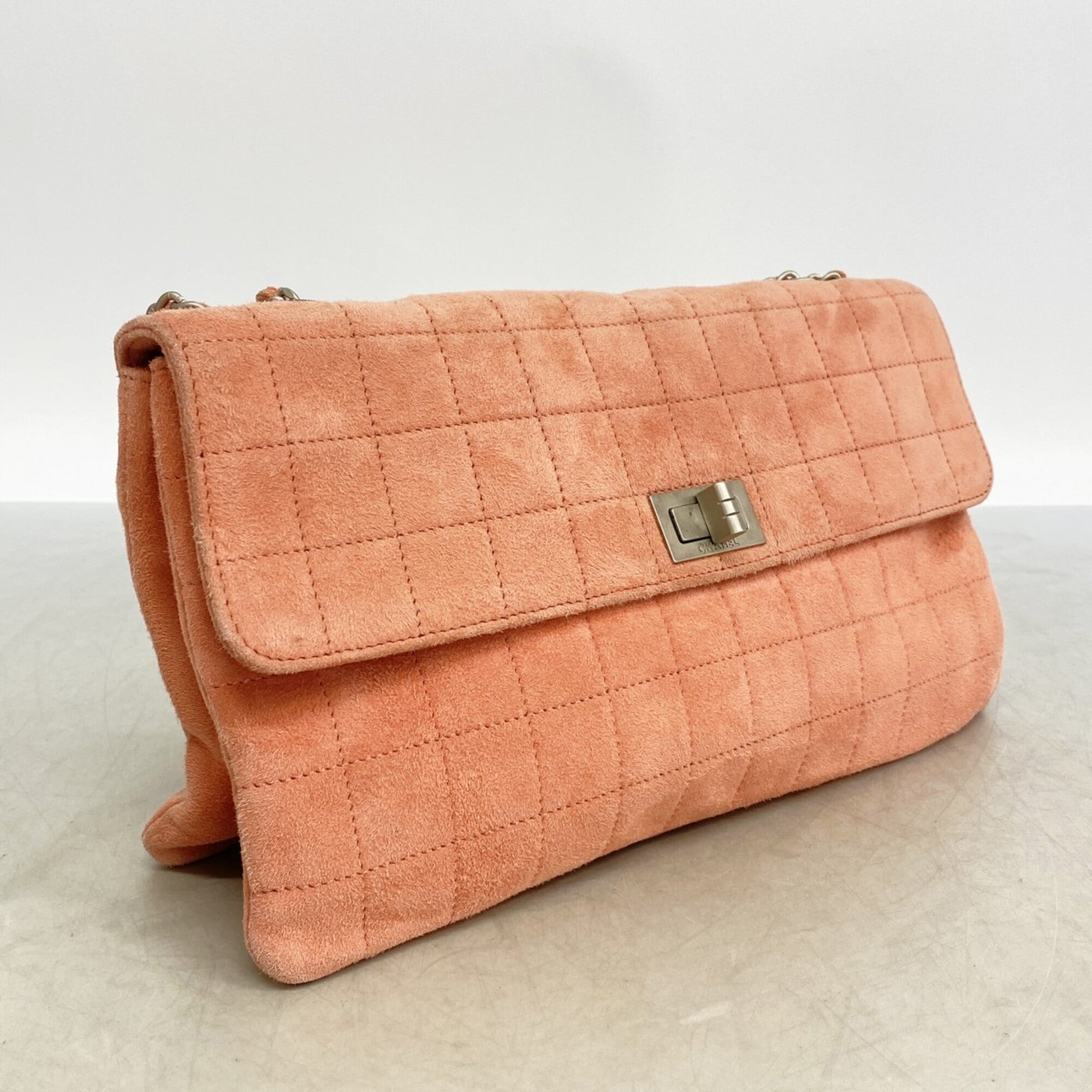 Chanel Pink Suede Shoulder Bag (Pre-Owned)