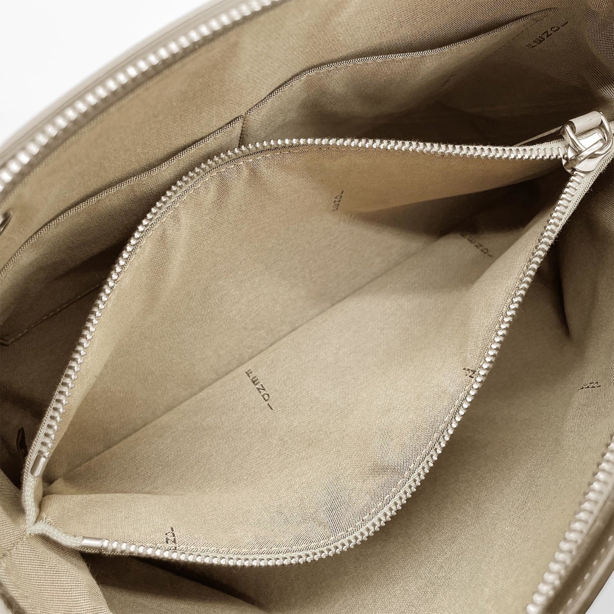 Fendi Beige Leather Shoulder Bag (Pre-Owned)