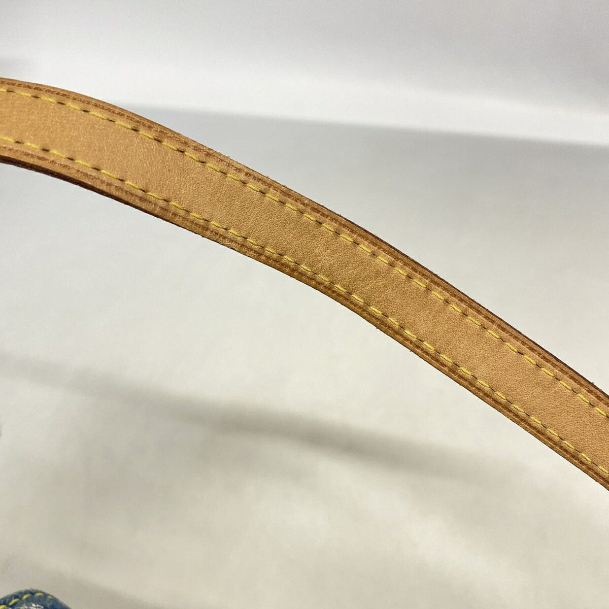Louis Vuitton Blue Shoulder Bag (Pre-Owned)