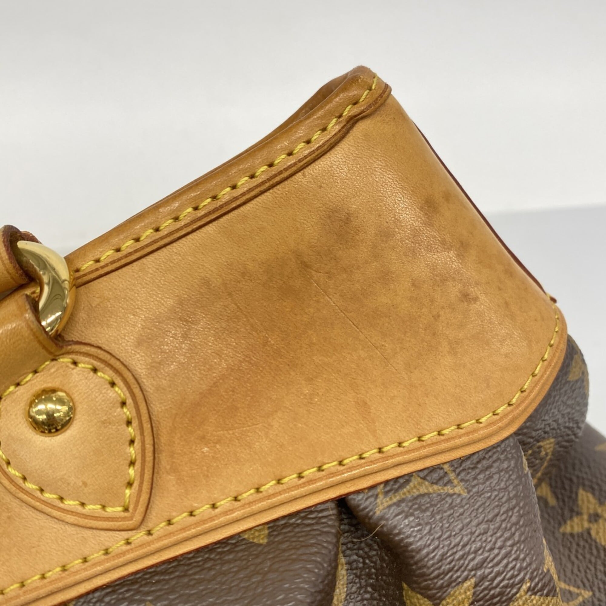 Louis Vuitton Brown Handbag (Pre-Owned)