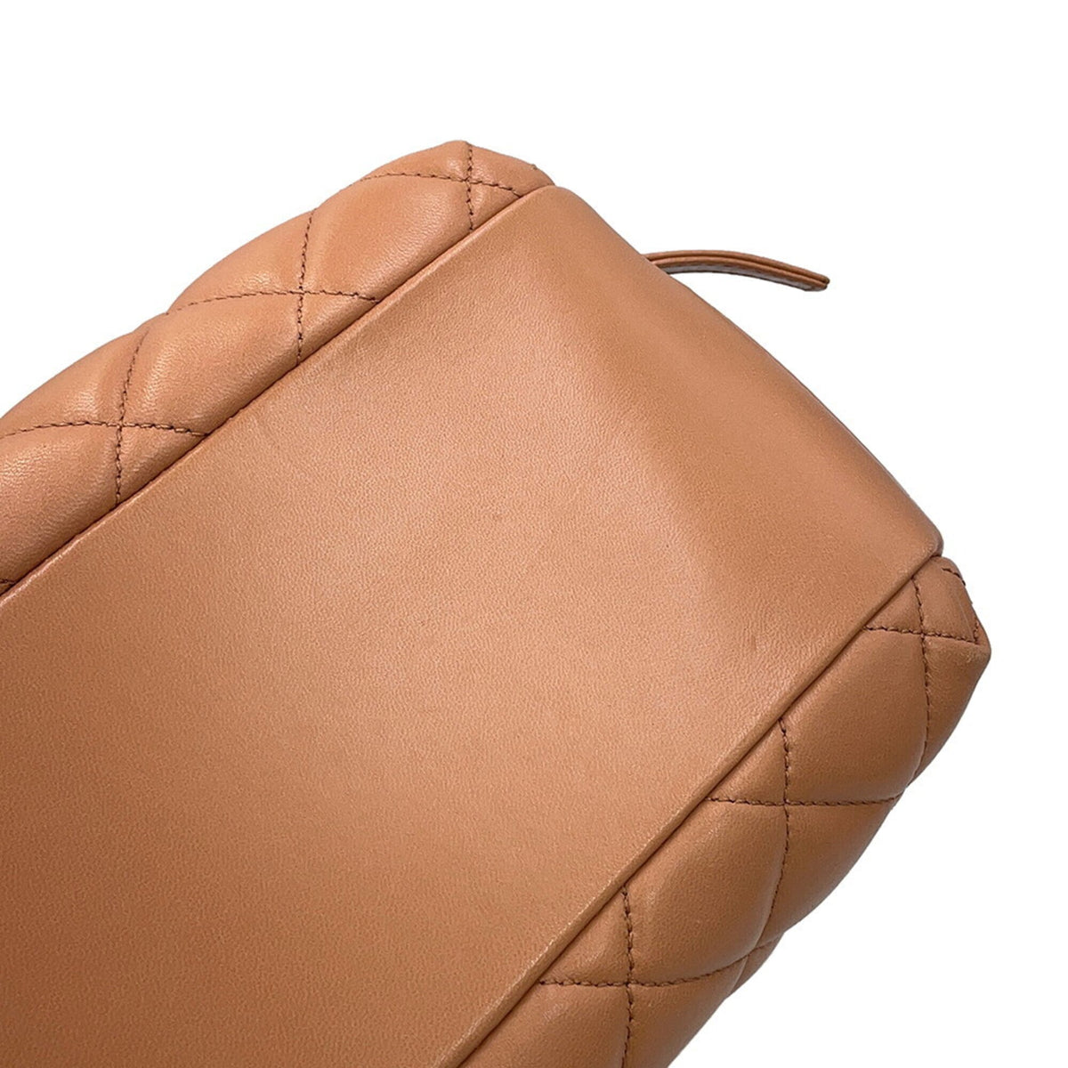 Chanel Matelasse Beige Leather Handbag (Pre-Owned)