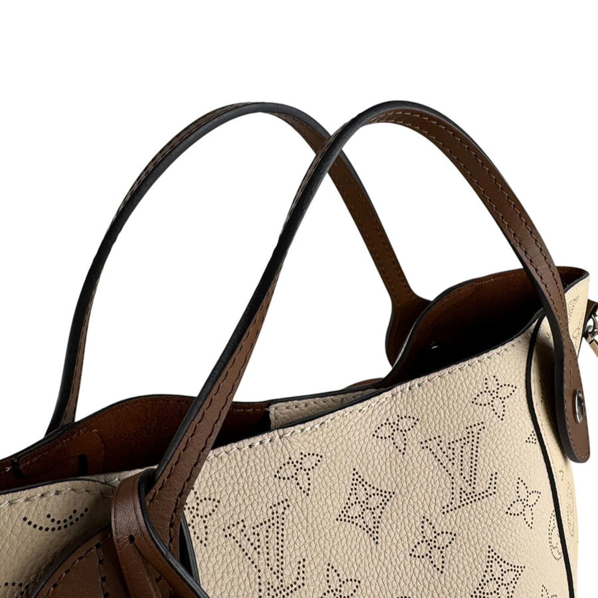 Louis Vuitton Beige Mahina Leather Handbag Shoulder Bag (Pre-Owned)