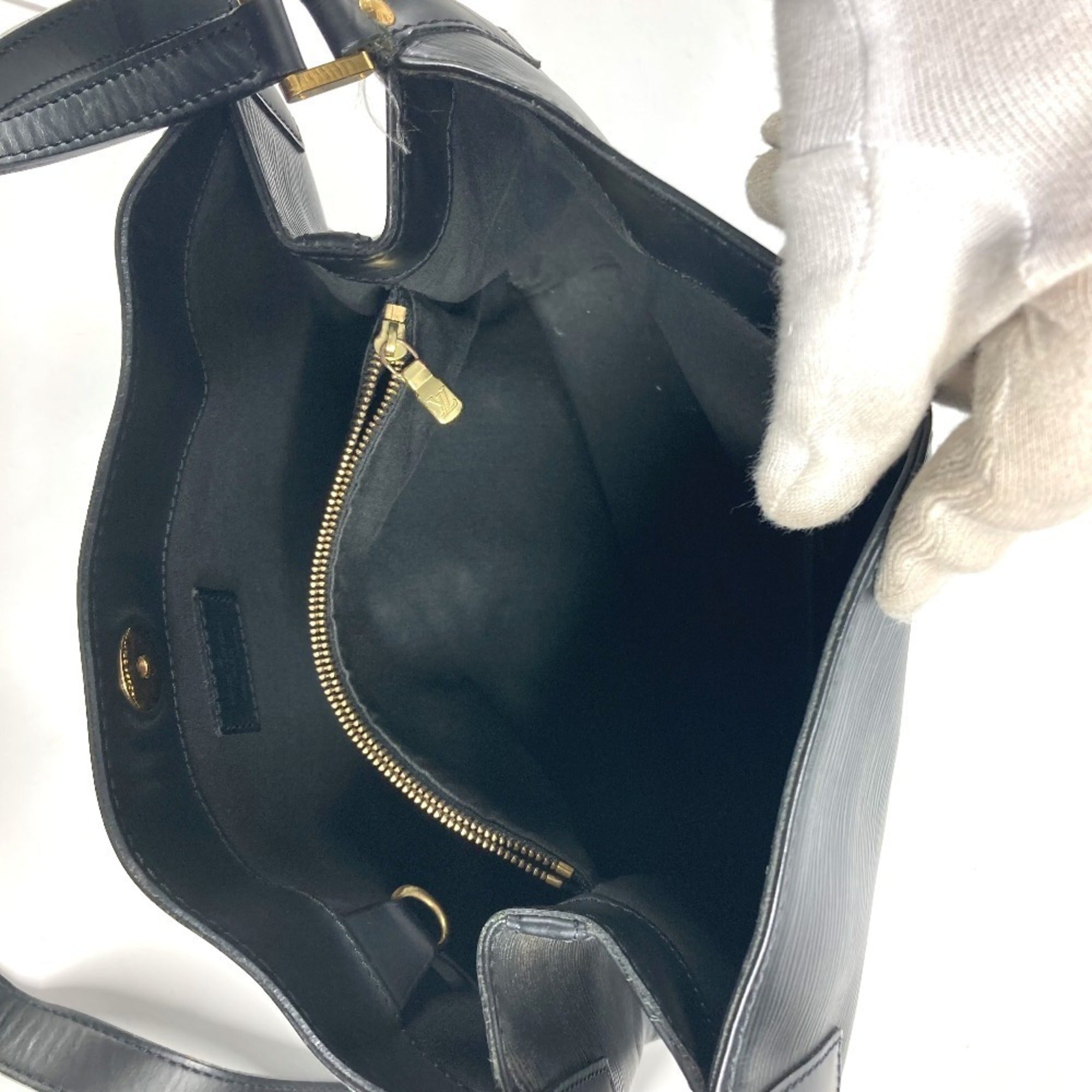 Louis Vuitton Black Noir Epi Leather Shoulder Bag (Pre-Owned)