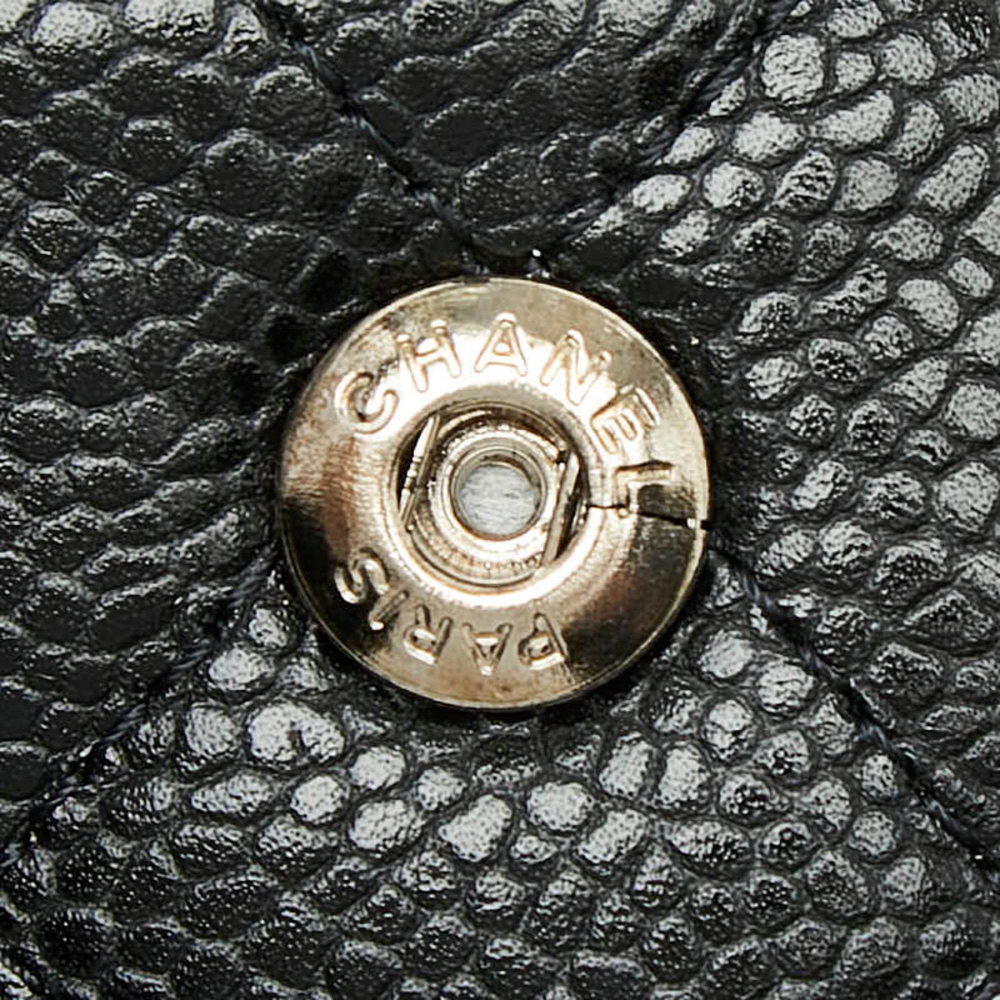 Chanel Black Grained Calfskin Shoulder Bag (Pre-Owned)