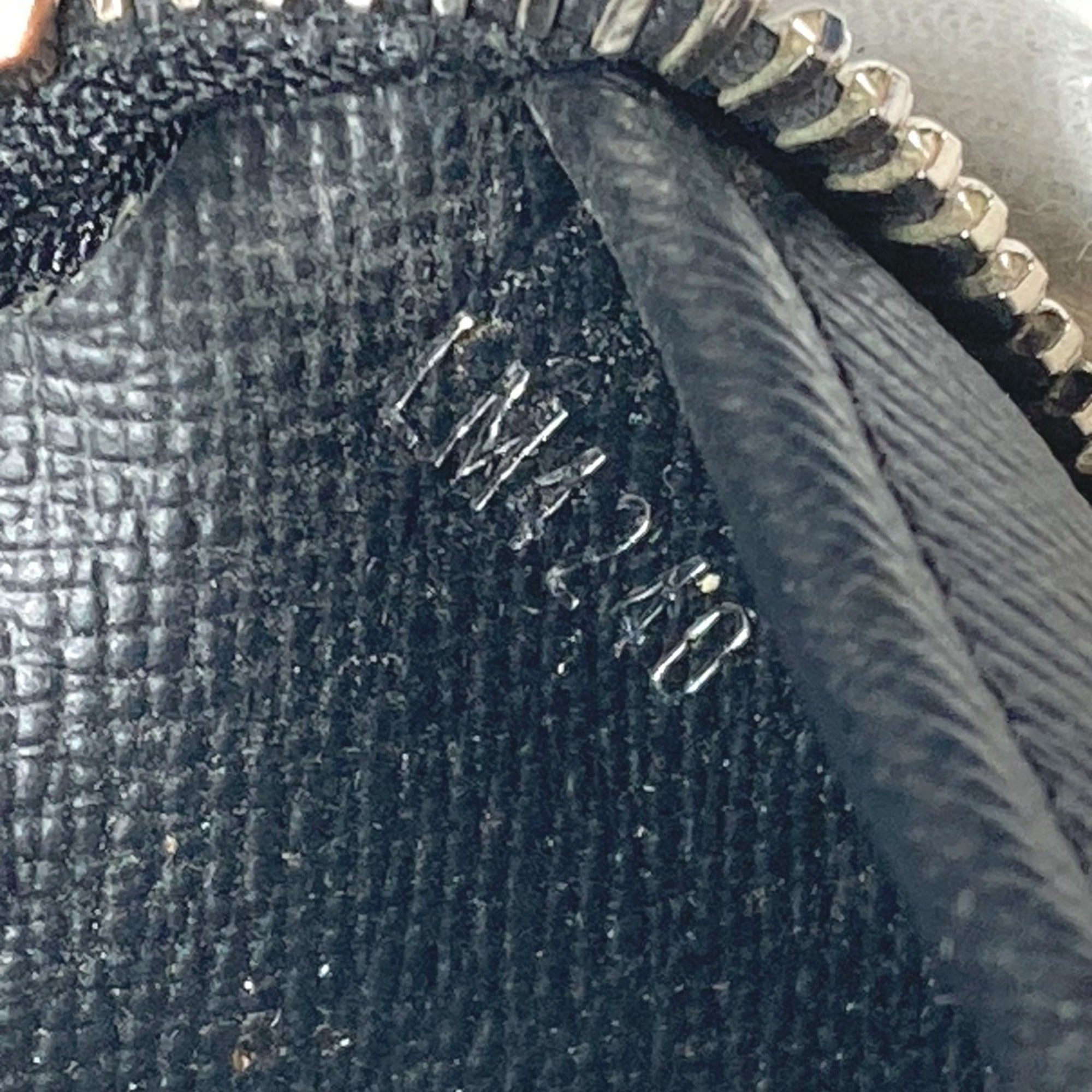 Louis Vuitton Epi Black Noir Epi Leather Long Wallet (Bi-Fold) (Pre-Owned)