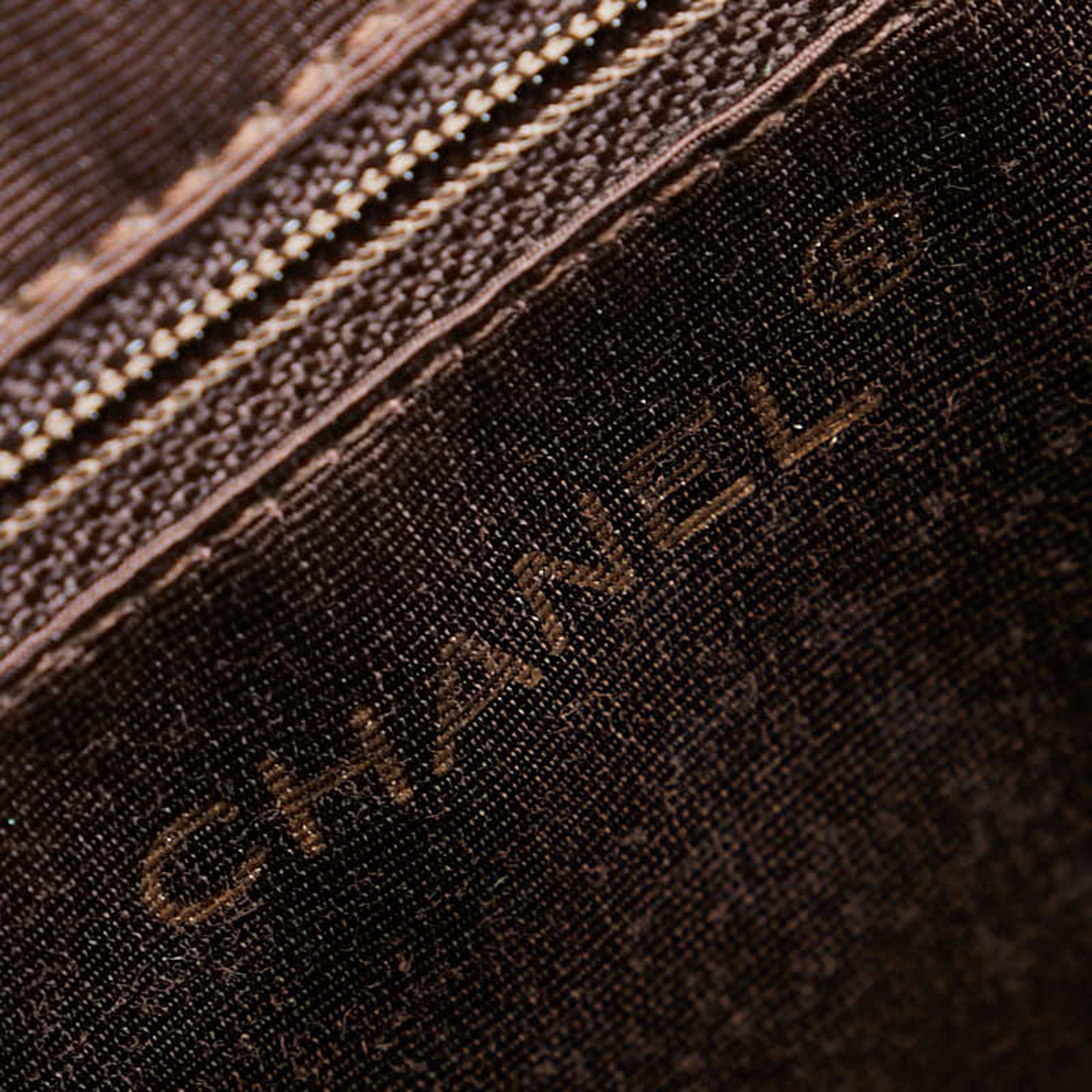 Chanel Brown Leather Handbag (Pre-Owned)