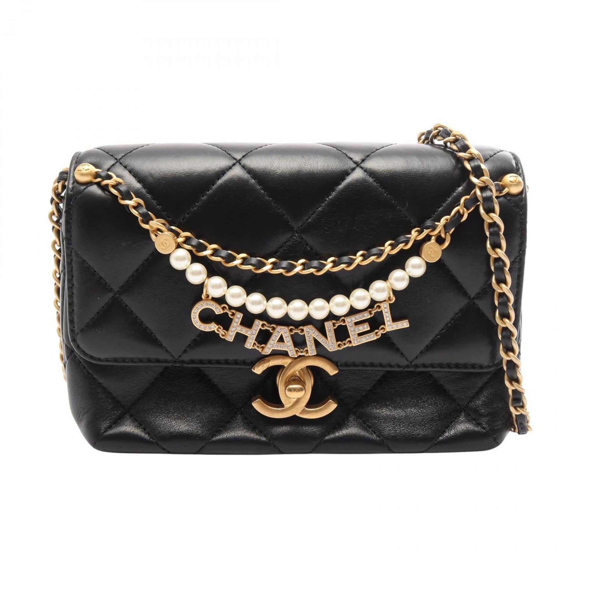 Chanel Black Leather Shoulder Bag (Pre-Owned)