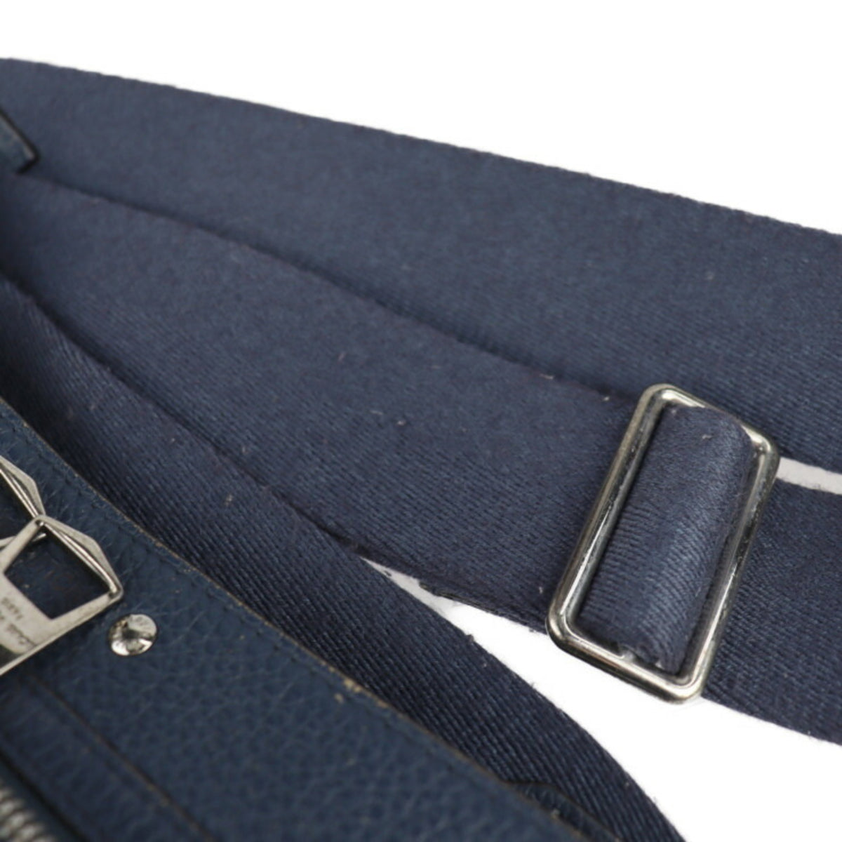 Louis Vuitton Navy Leather Messenger Bag Shoulder Bag (Pre-Owned)