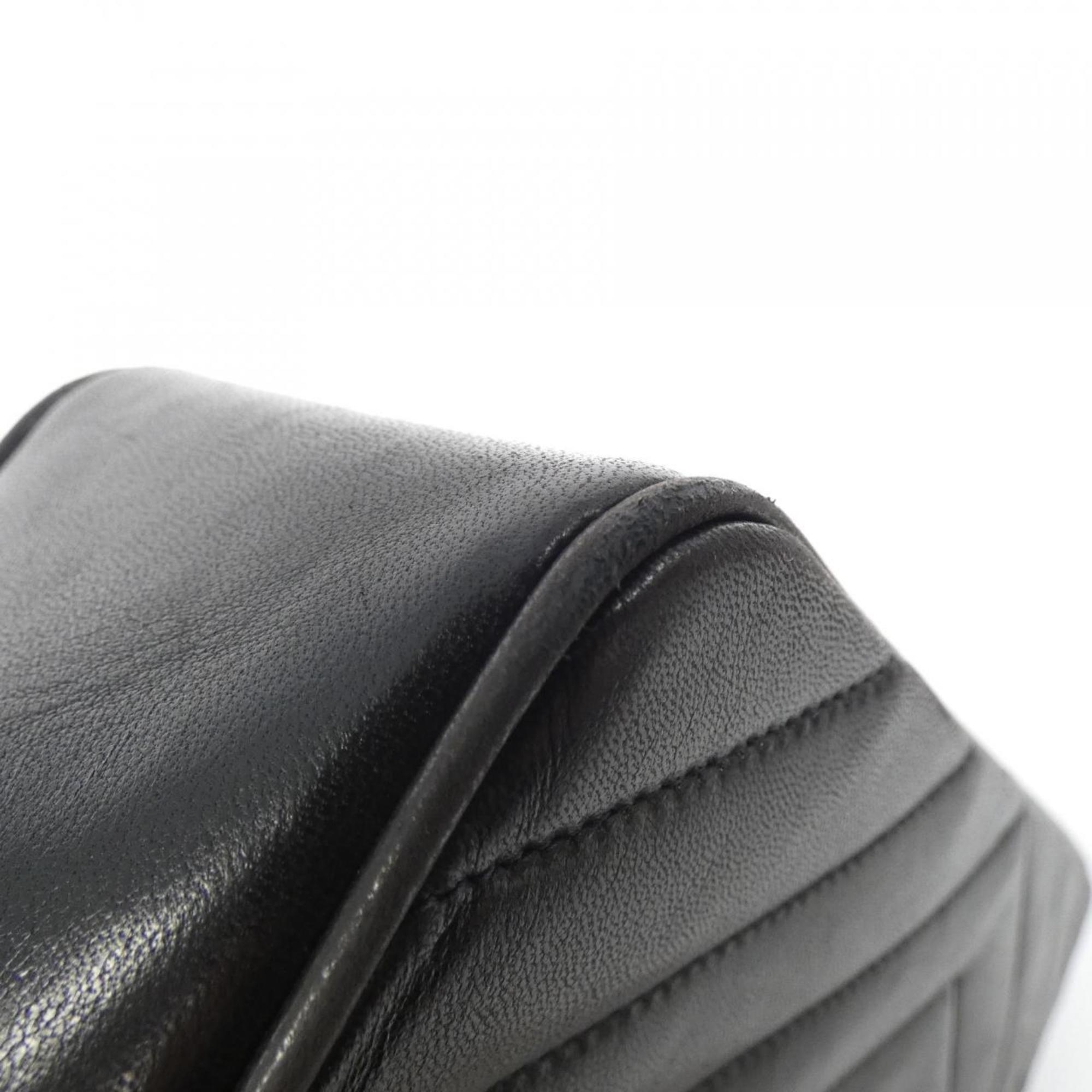 Chanel Black Leather Shoulder Bag (Pre-Owned)