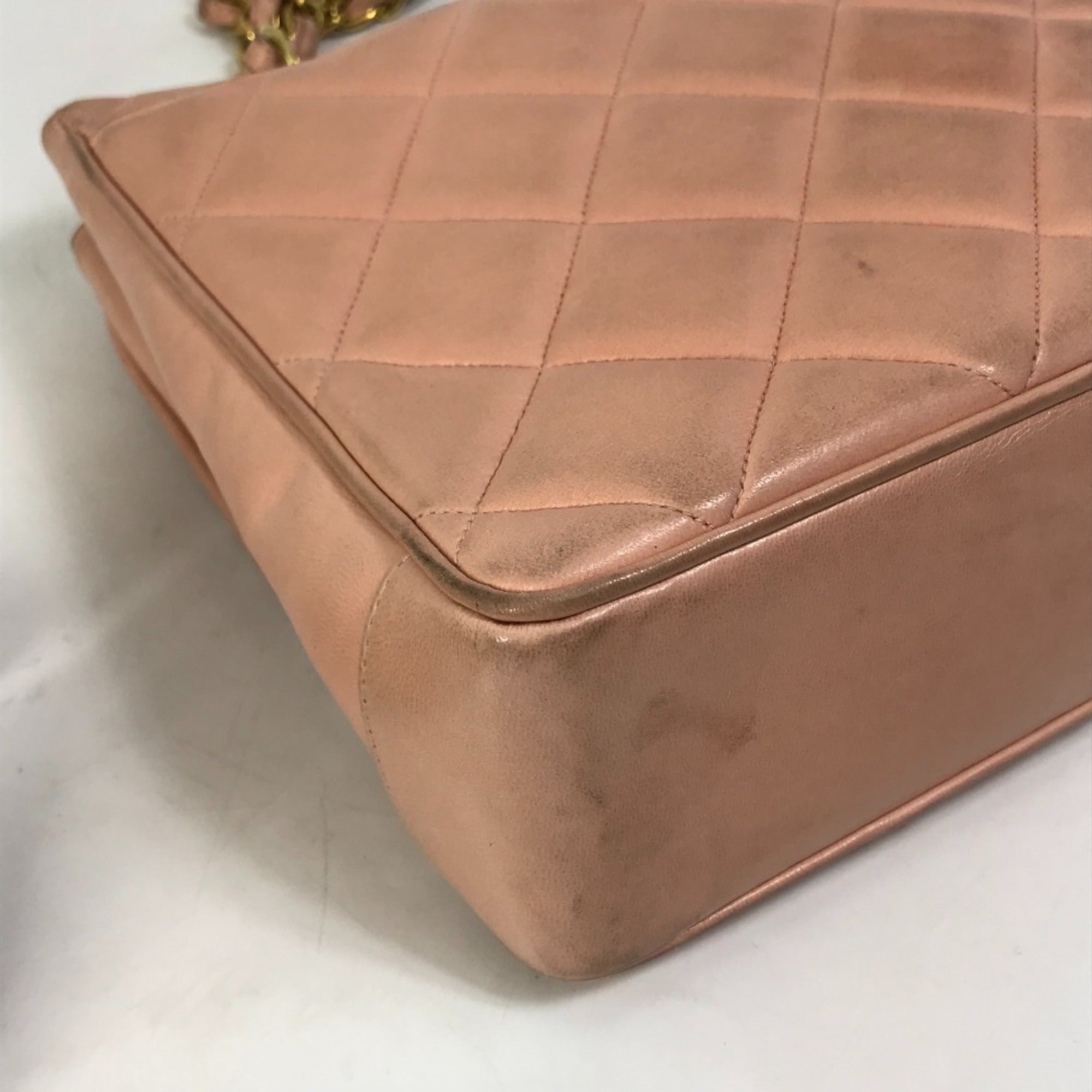 Chanel Pink Leather Shoulder Bag (Pre-Owned)