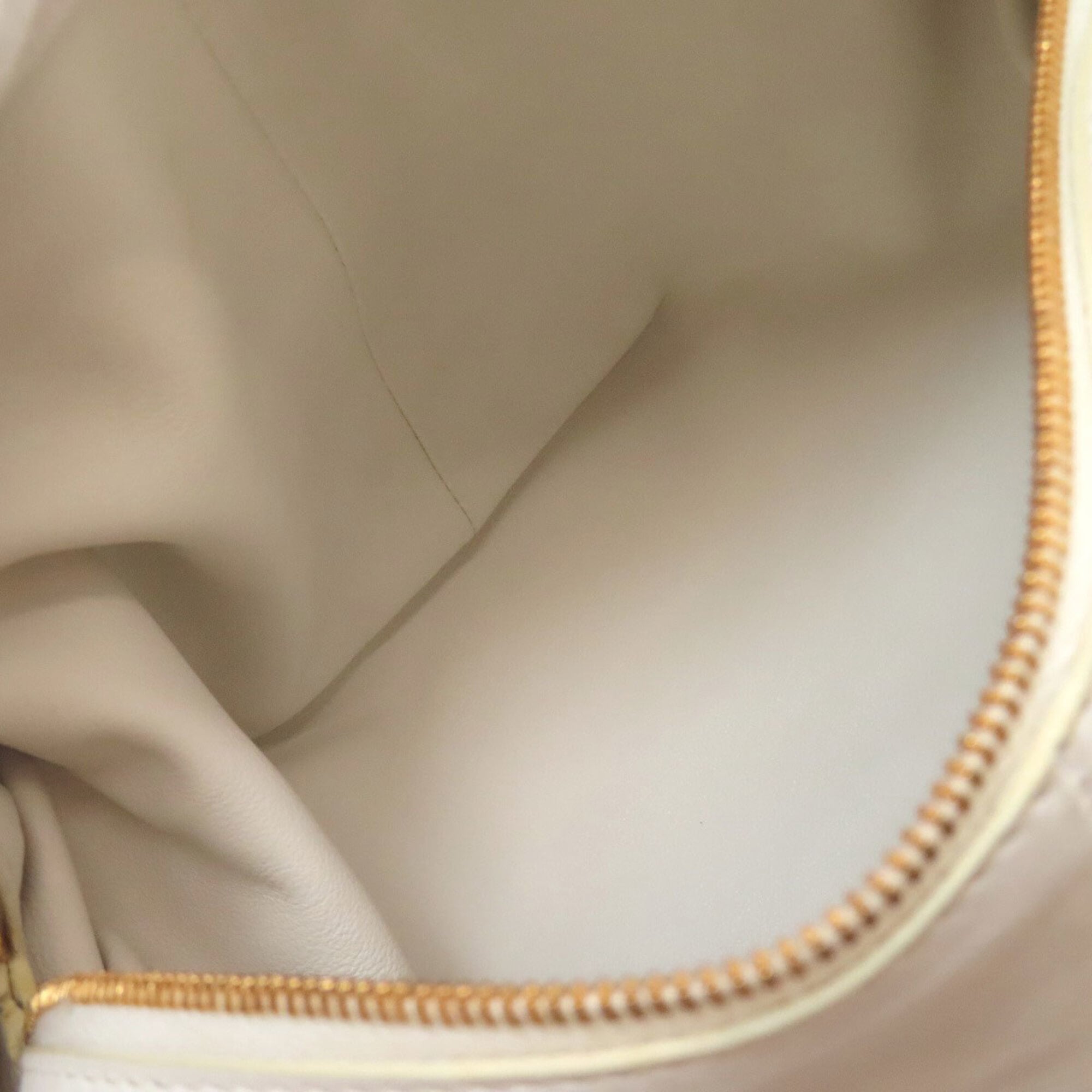 Bottega Veneta White Leather Handbag (Pre-Owned)