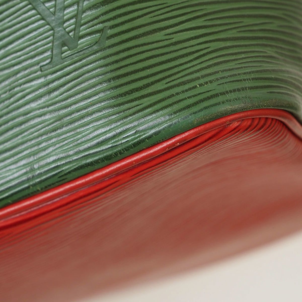 Louis Vuitton Green Epi Leather Shoulder Bag (Pre-Owned)