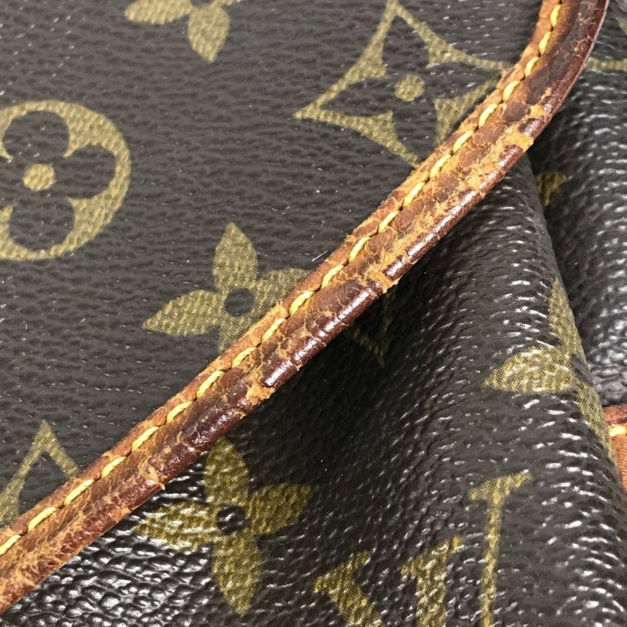 Louis Vuitton Brown Monogram Shoulder Bag (Pre-Owned)