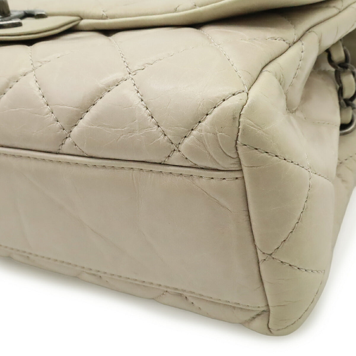 Chanel Matelasse Beige Sand Leather Shoulder Bag (Pre-Owned)