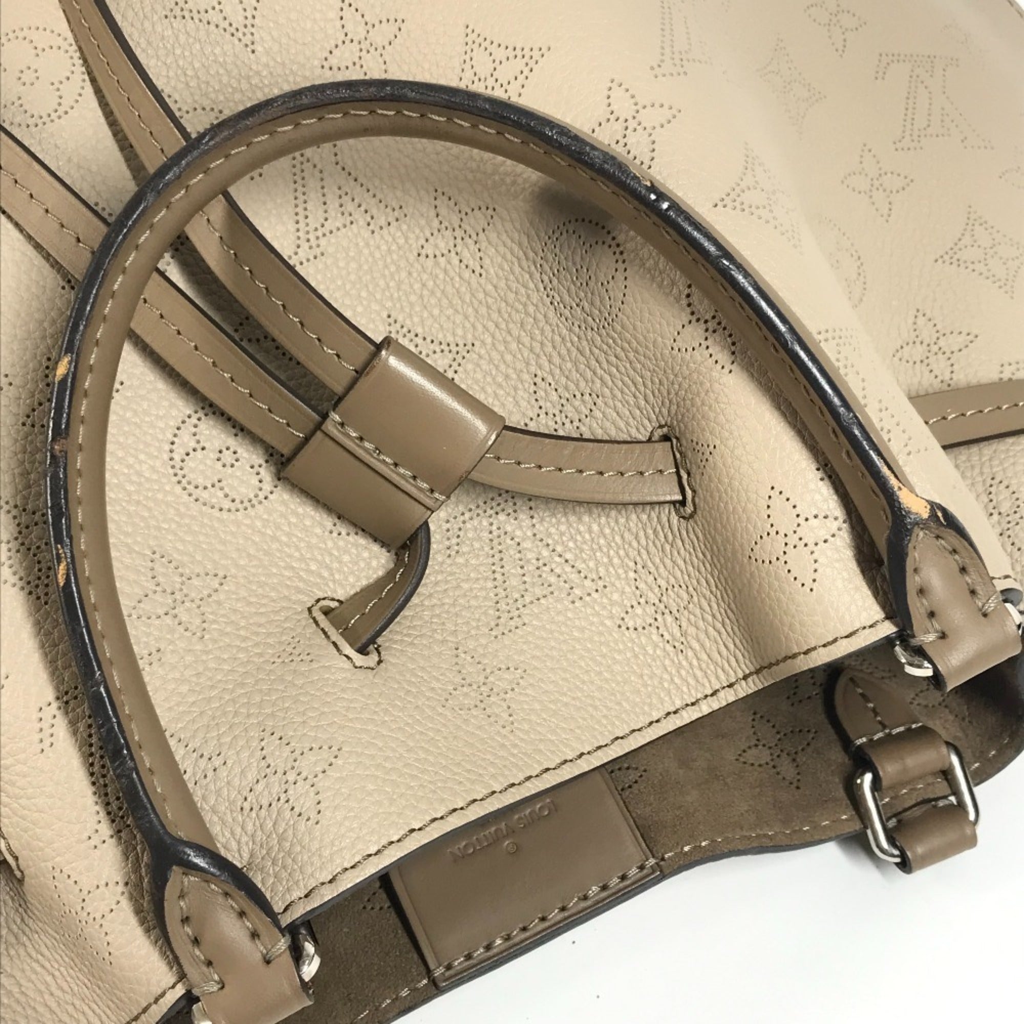 Louis Vuitton Beige Galle Mahina Leather Handbag Pouch Tote Bag (Pre-Owned)