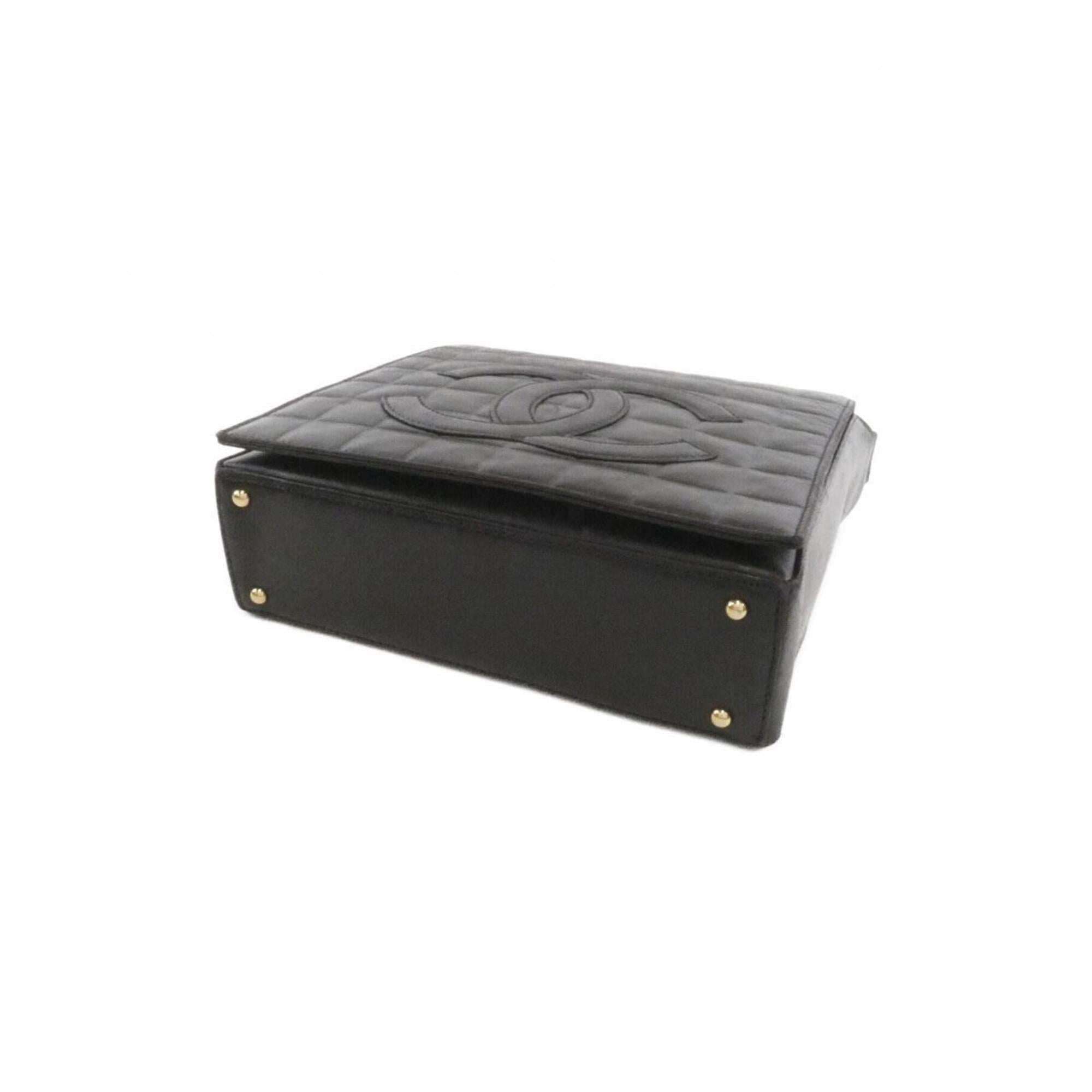 Chanel Black Leather Shoulder Bag (Pre-Owned)