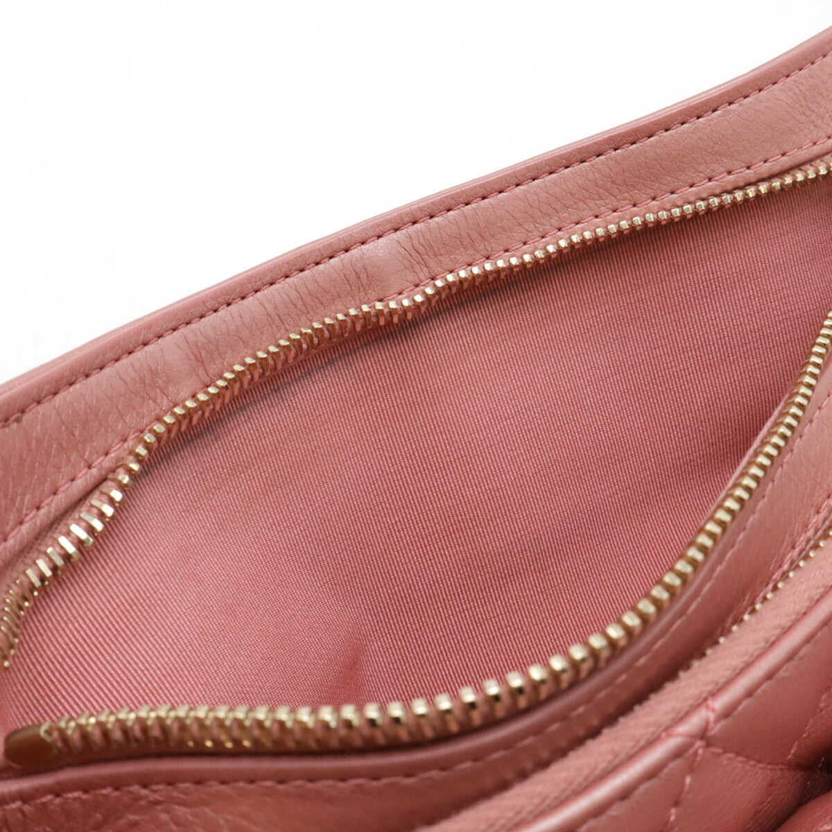 Chanel Matelasse Pink Leather Pouch Sling Bag (Pre-Owned)