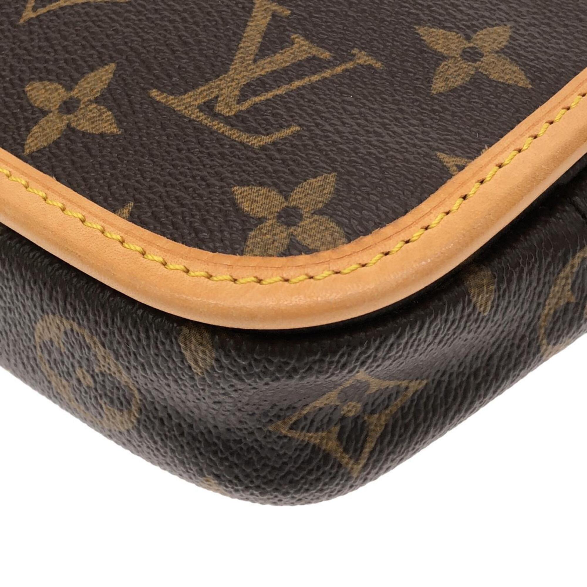 Louis Vuitton Marron Coated Canvas Shoulder Bag (Pre-Owned)