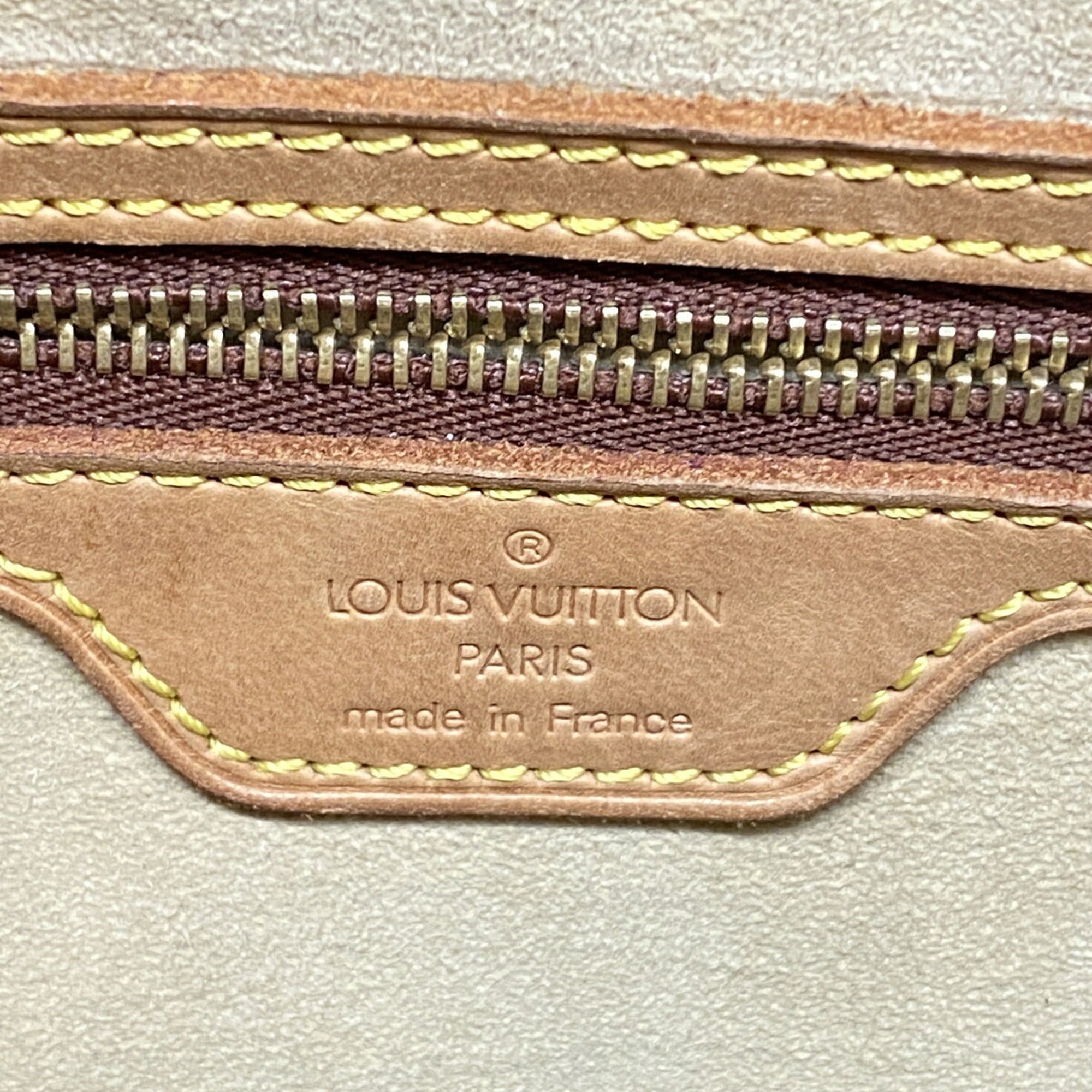Louis Vuitton Brown Shoulder Bag (Pre-Owned)