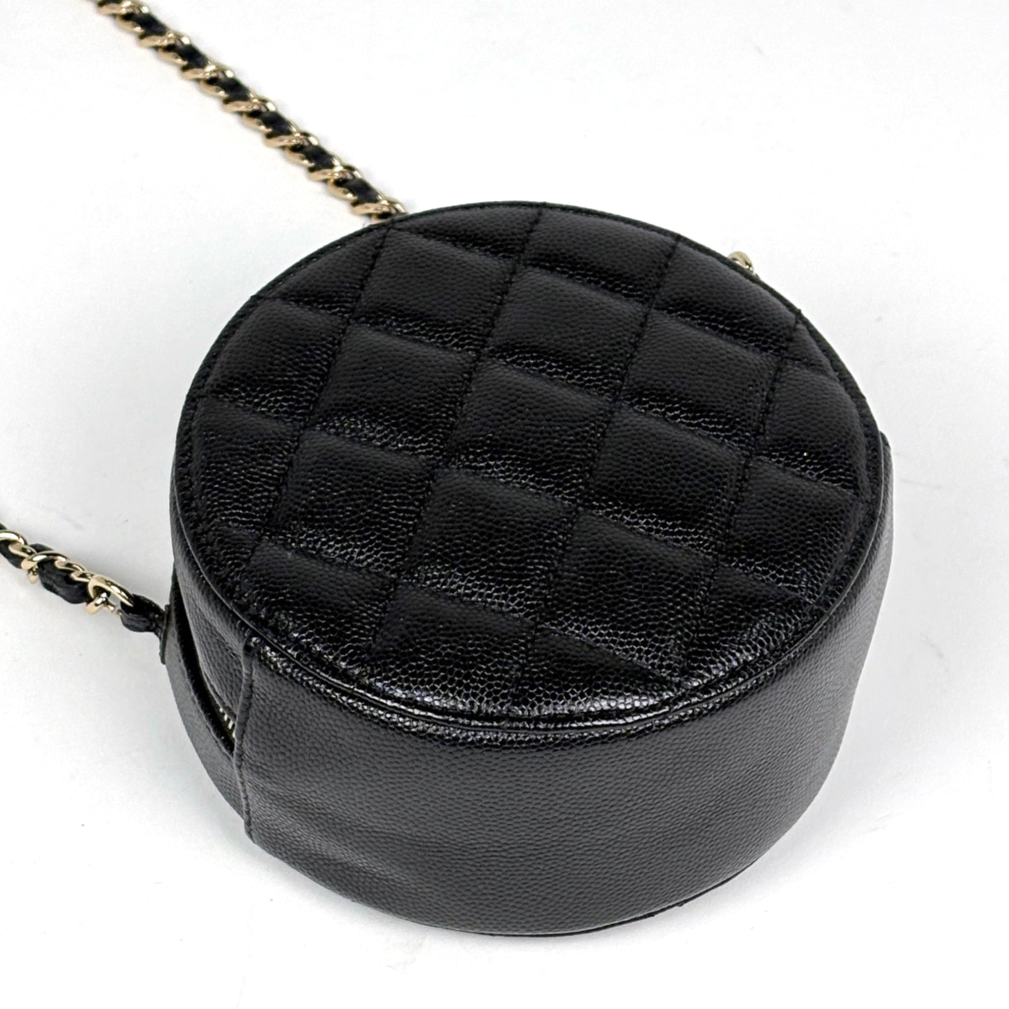 Chanel Matelasse Black Grained Calfskin Shoulder Bag (Pre-Owned)
