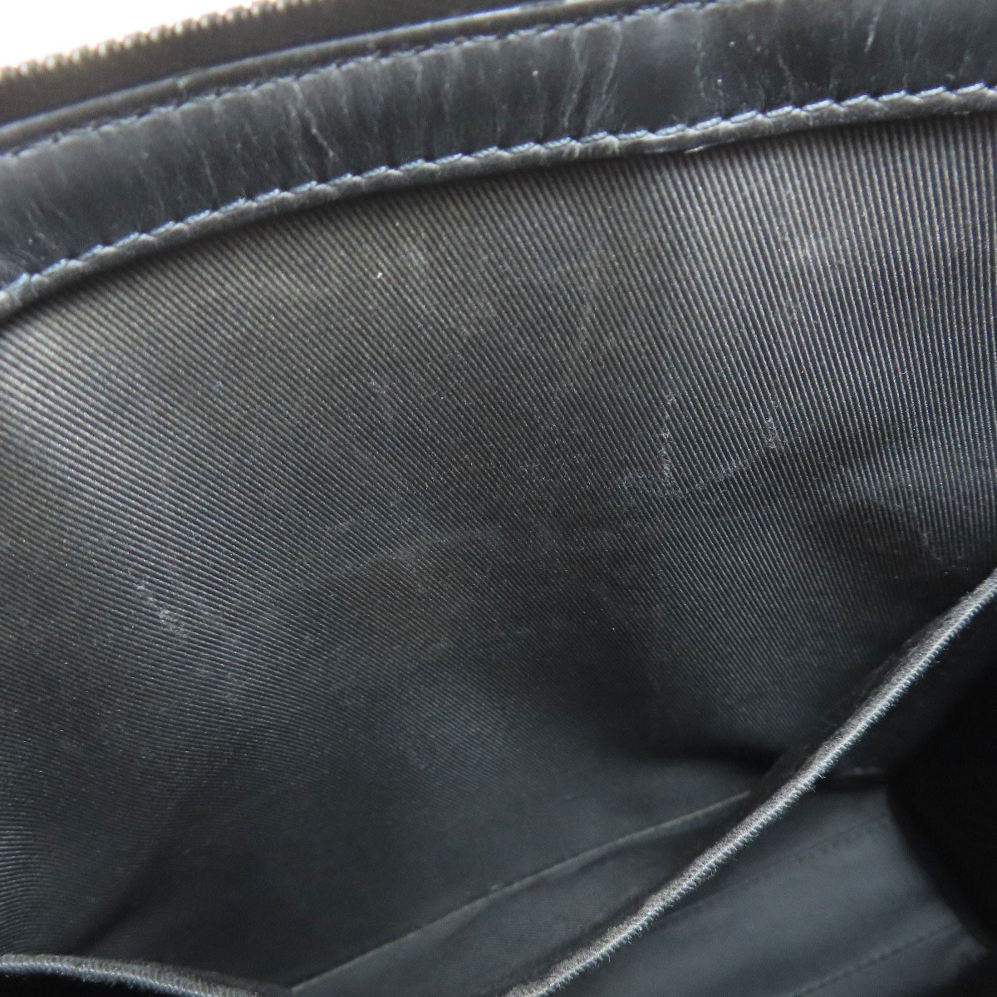 Louis Vuitton Black Leather Handbag (Pre-Owned)